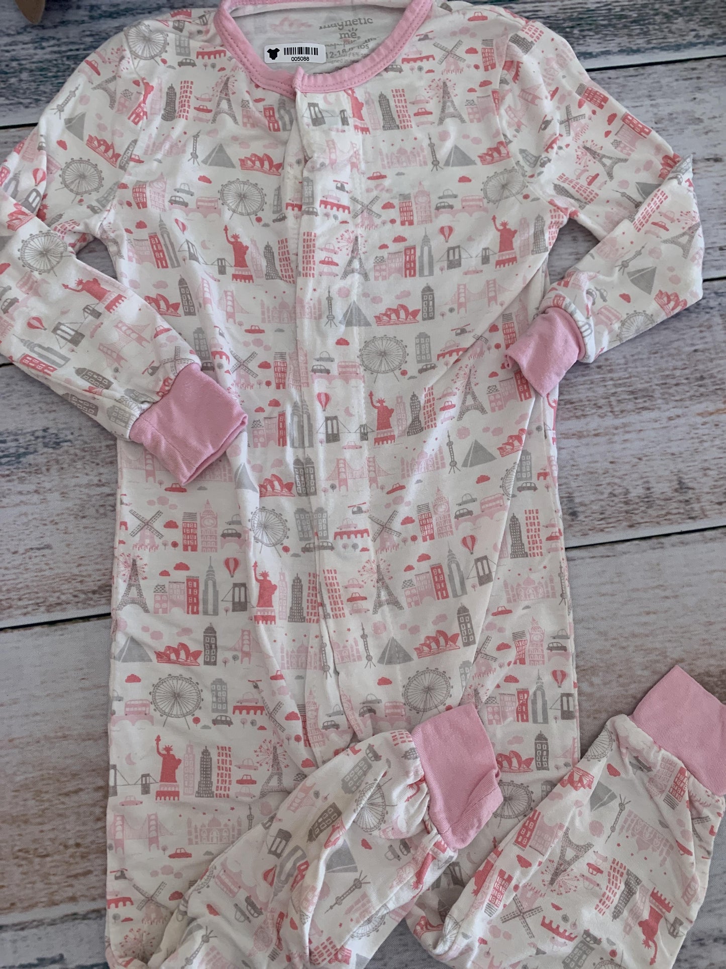 Magnetic Me Girls pink | Pattern Pajamas Size: 12-18 months pink | Pattern