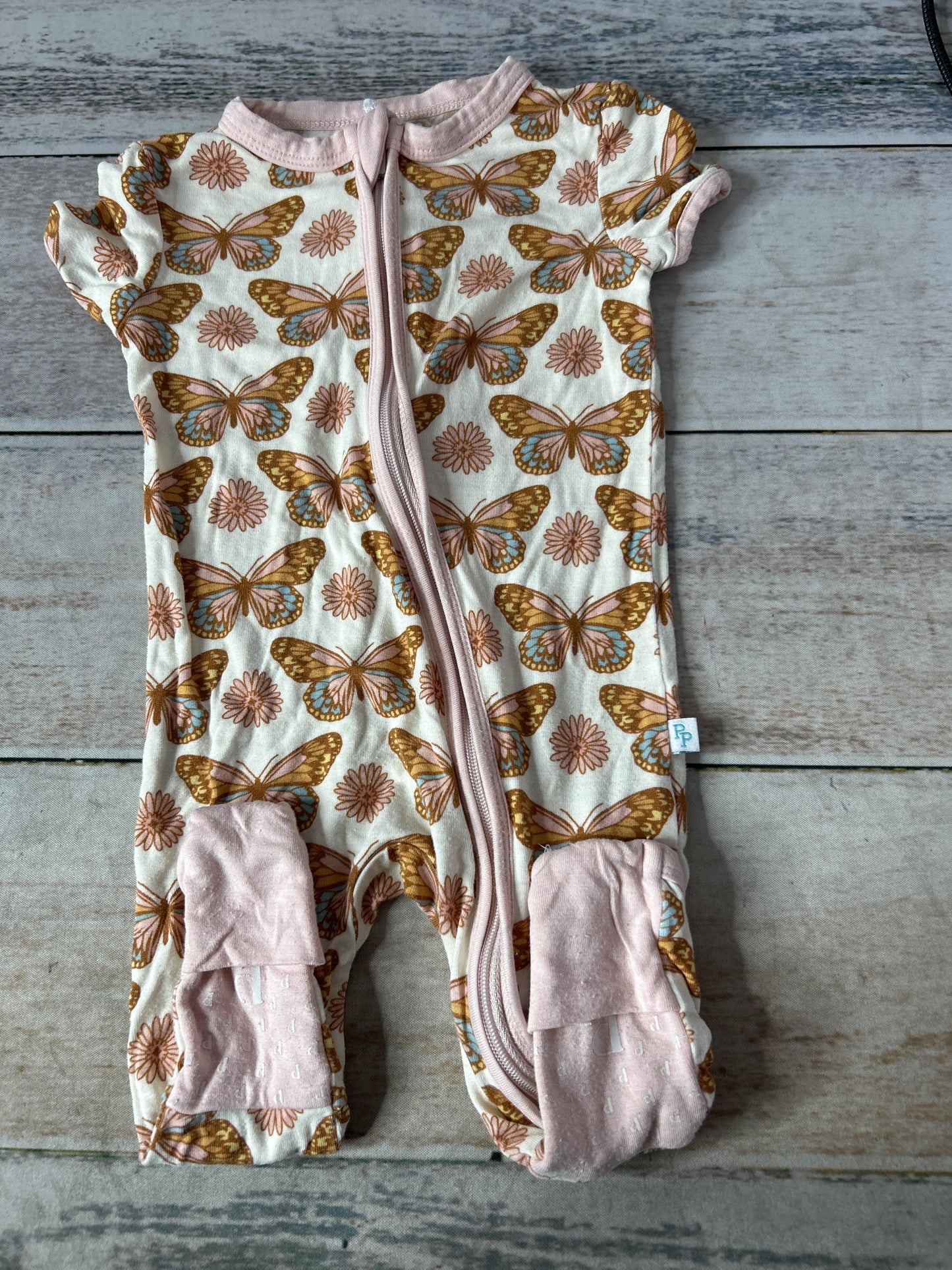 Girls pink | Pink floral Pajamas Size: 0-3 months pink | Pink floral