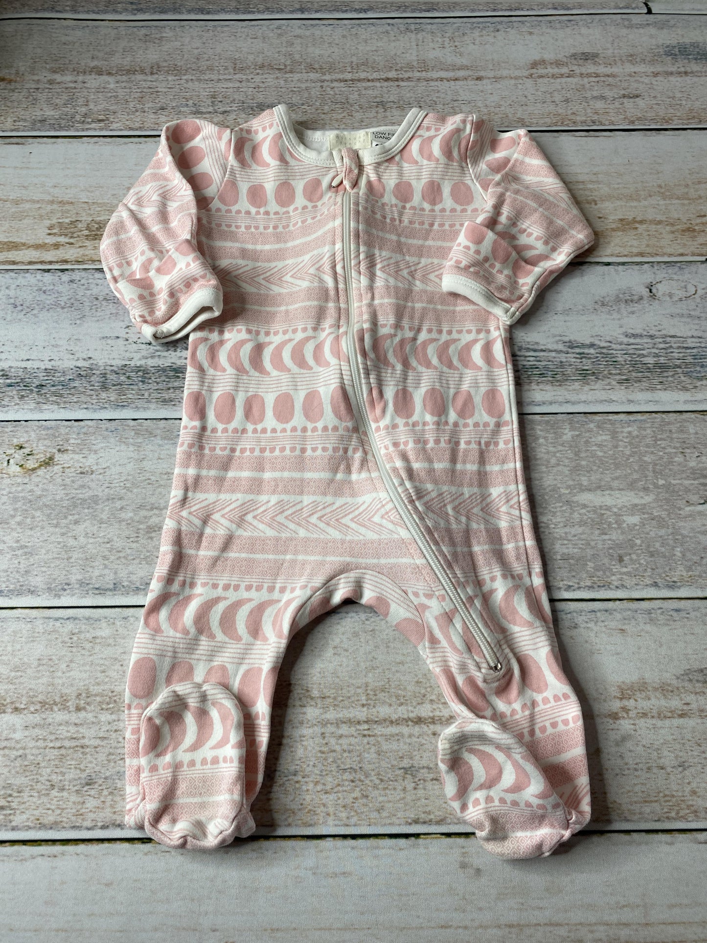 Wilson & Frenchy Girls pink | White | Geometric Pajamas Size: 3-6 months pink | White | Geometric