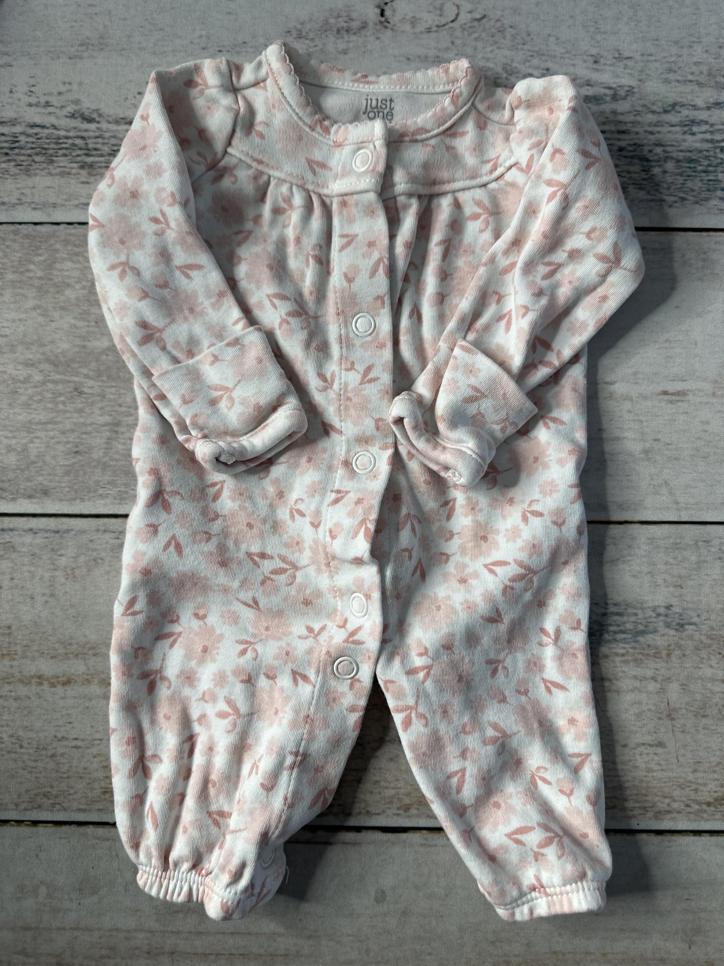 Carters Girls pink | White Pajamas Size: Preemie pink | White