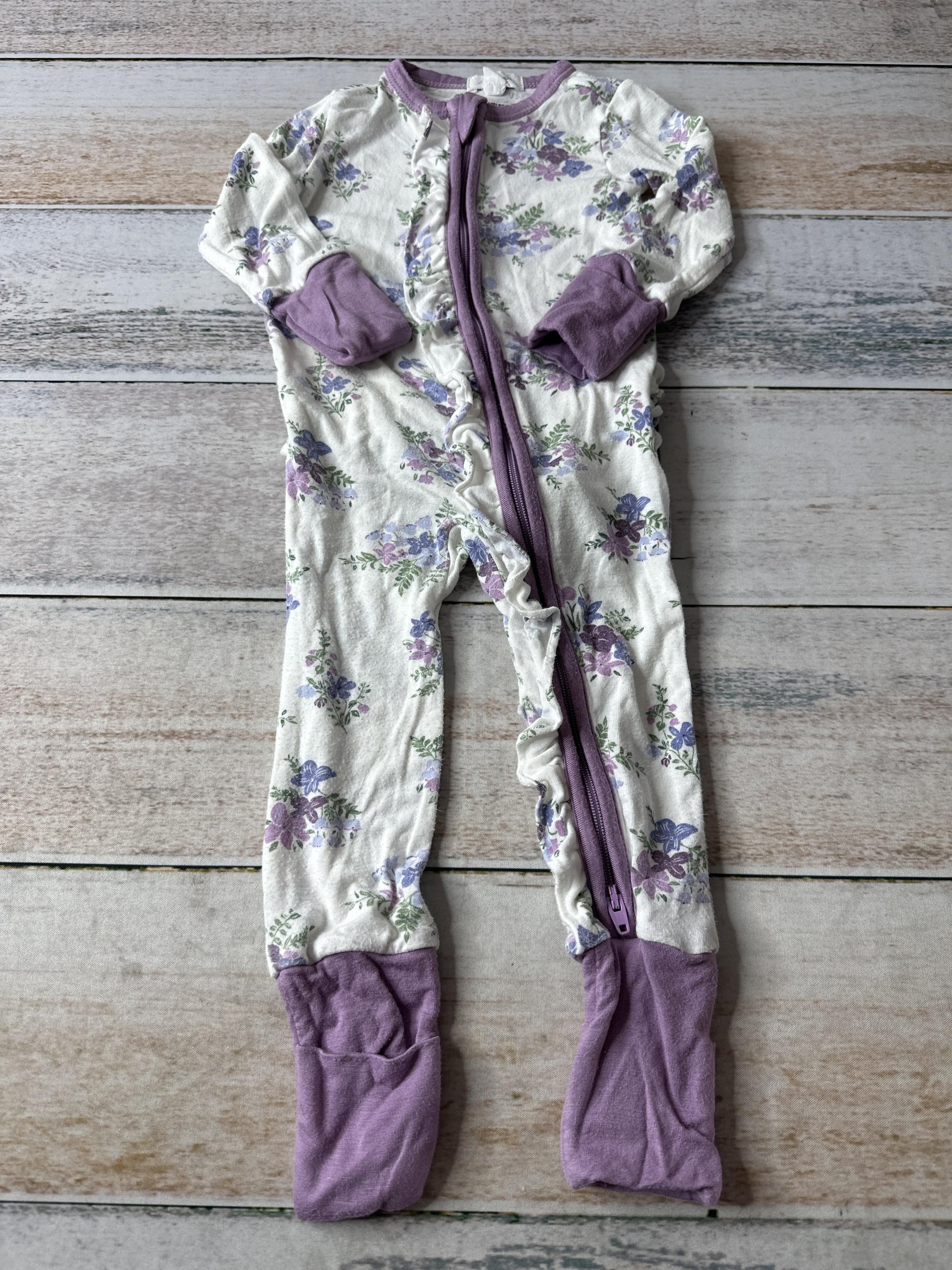 Angel Dear Girls purple | Floral Pajamas Size: 3-6 months purple | Floral