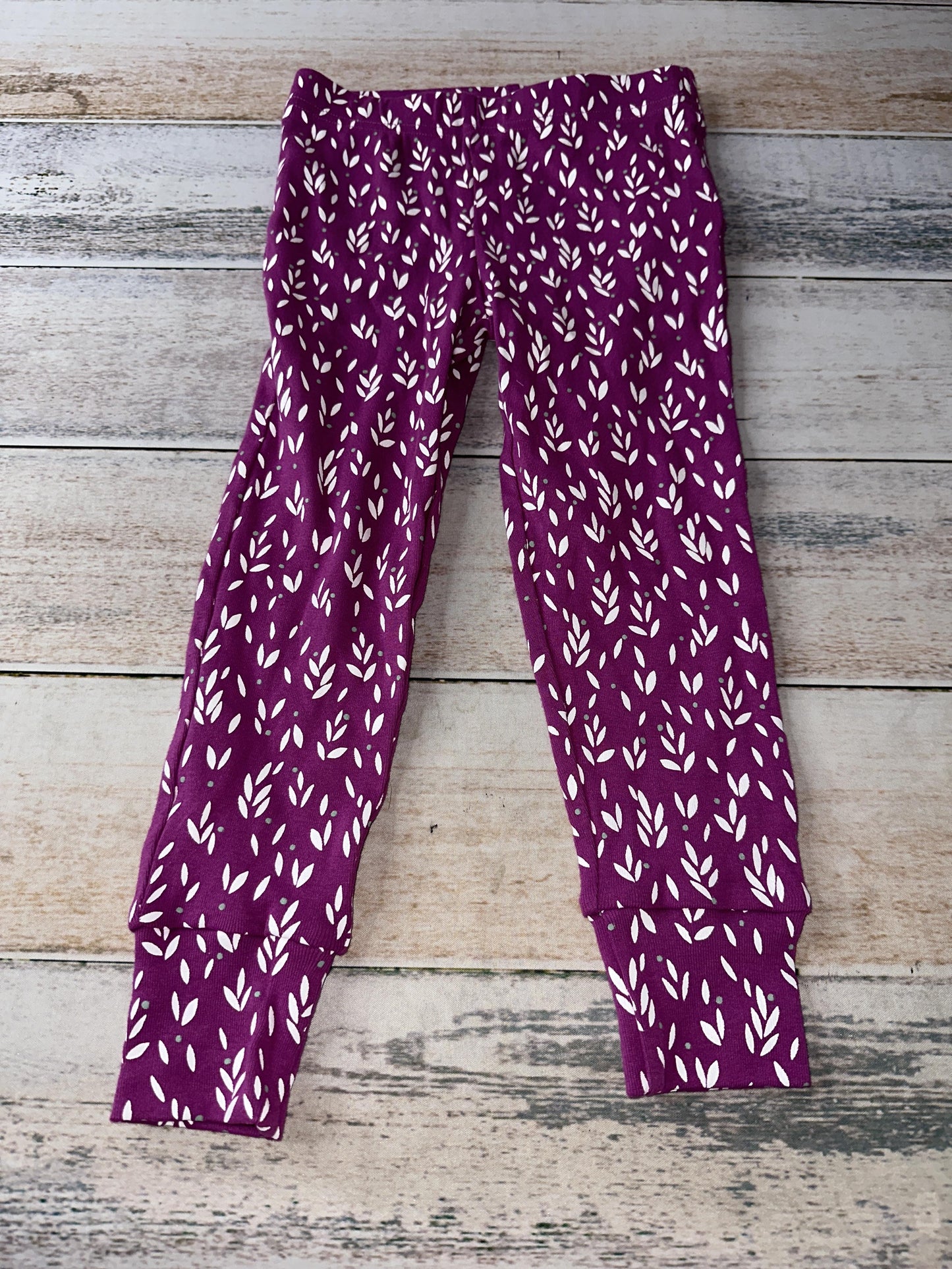 Oliver & Rain Girls purple | White | Flowers Pajamas Size: 4T purple | White | Flowers