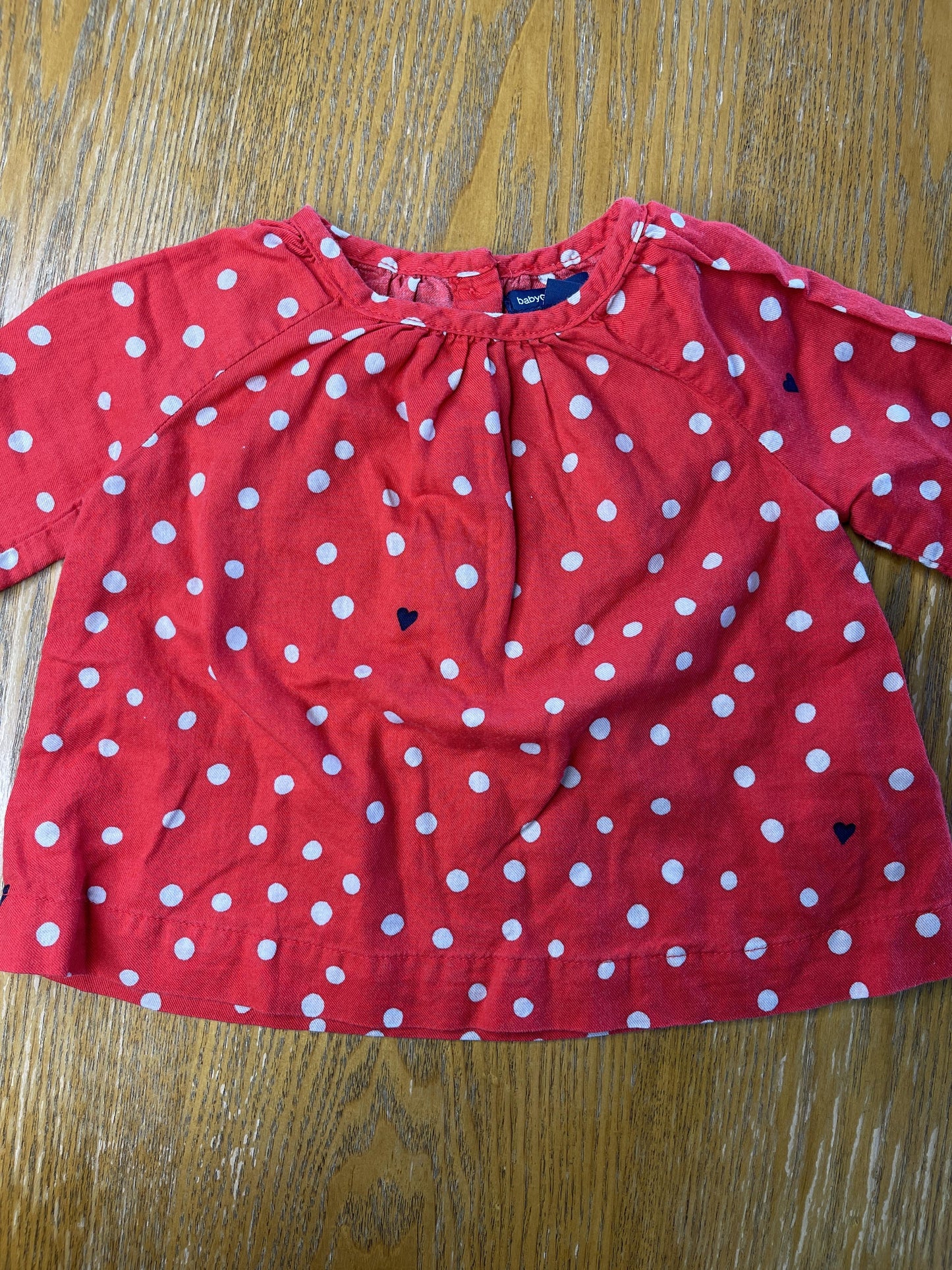 Gap Girls Red | Hearts Long Sleeve T-Shirt Size: 6-9 months Red | Hearts