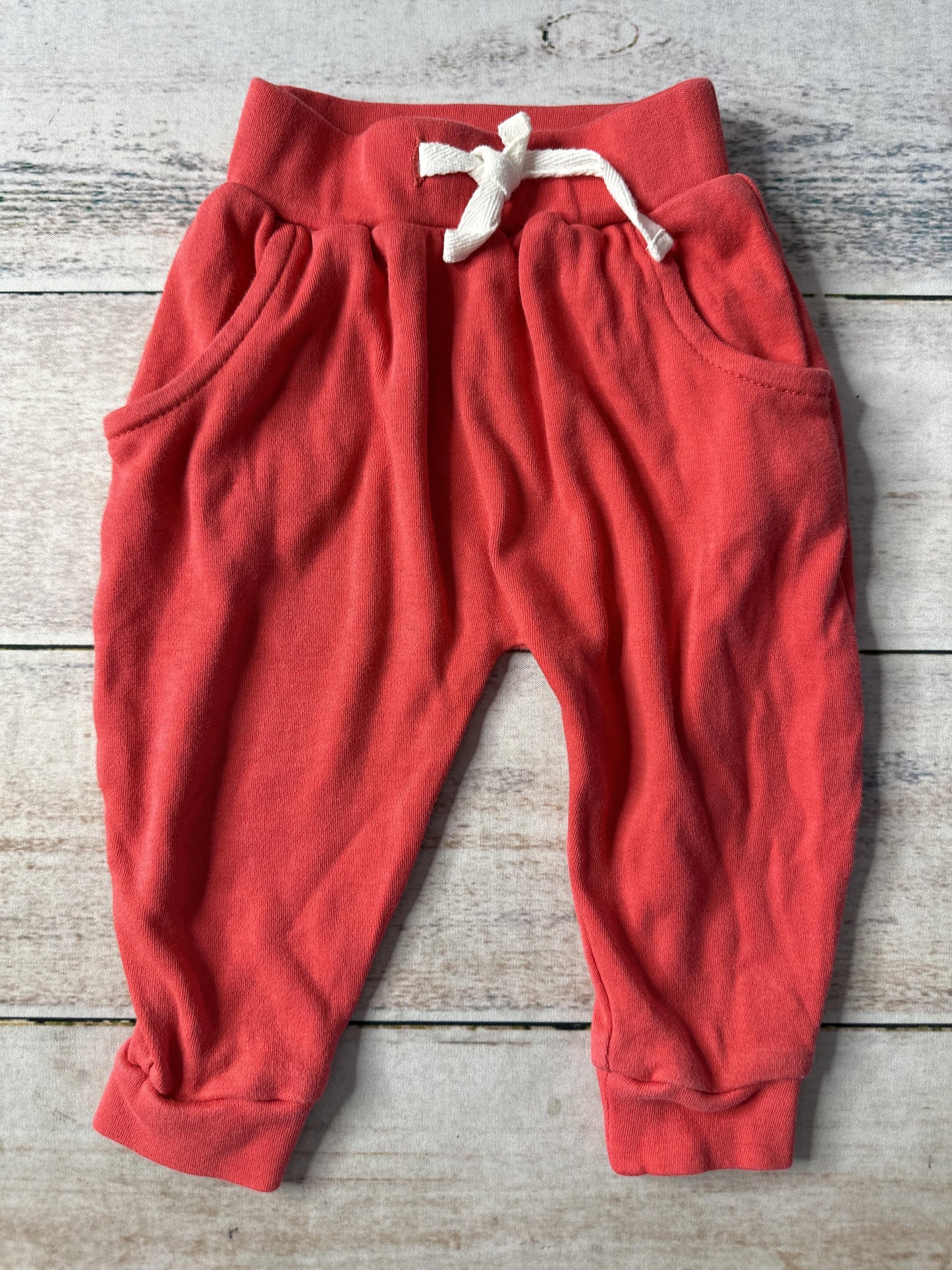 Finn + Emma Unisex Red Pants Size: 0-3 months Red