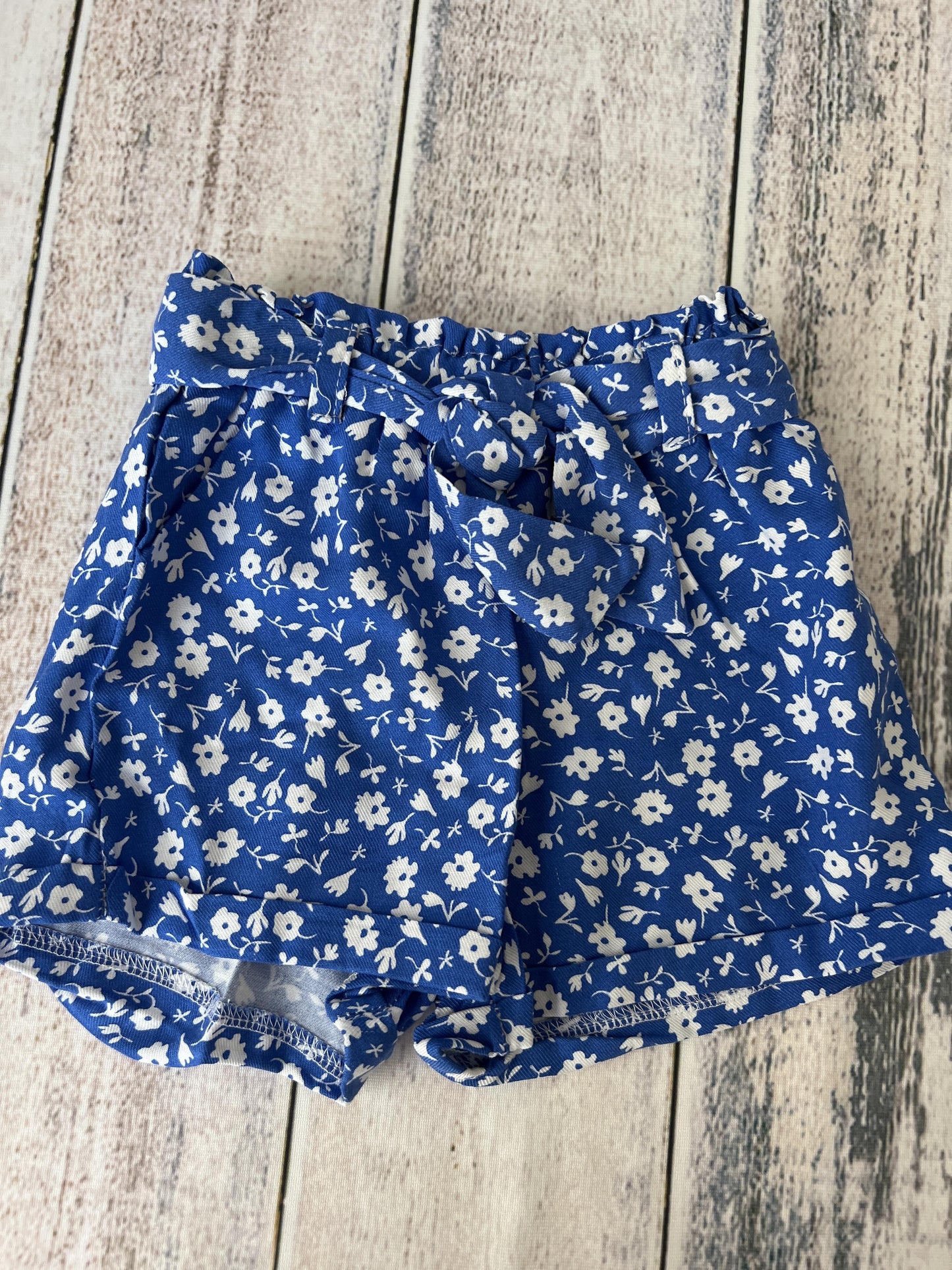 Jessica Simpson Girls Royal Blue | White | Flowers Shorts Size: 24 months Royal Blue | White | Flowers