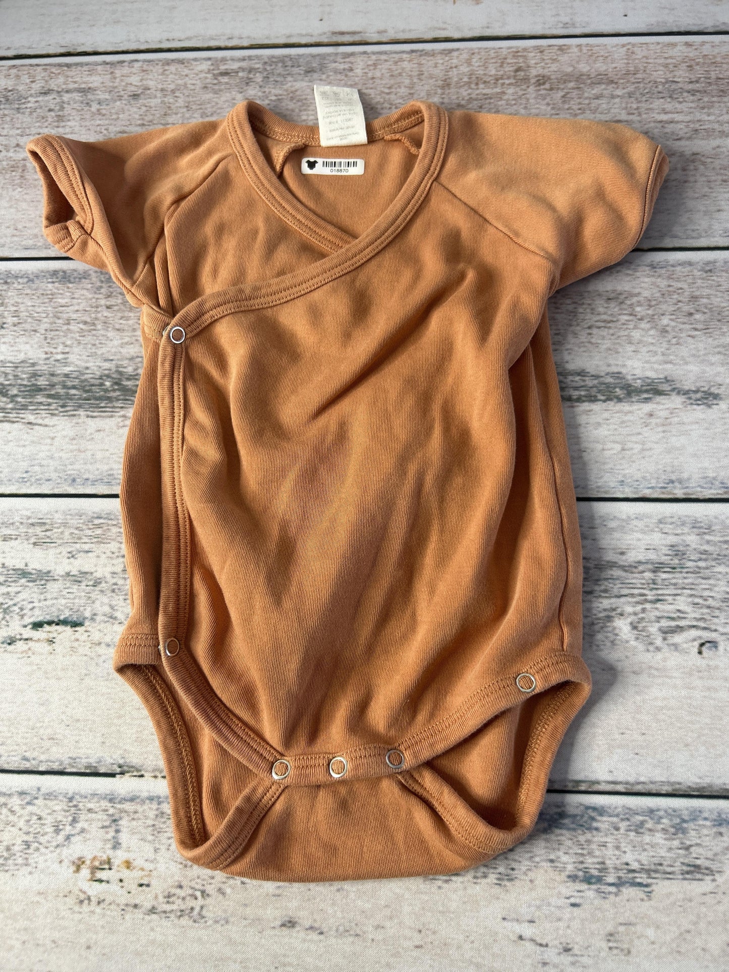 Kate Quinn Unisex Rust Onesie Size: 3-6 months Rust
