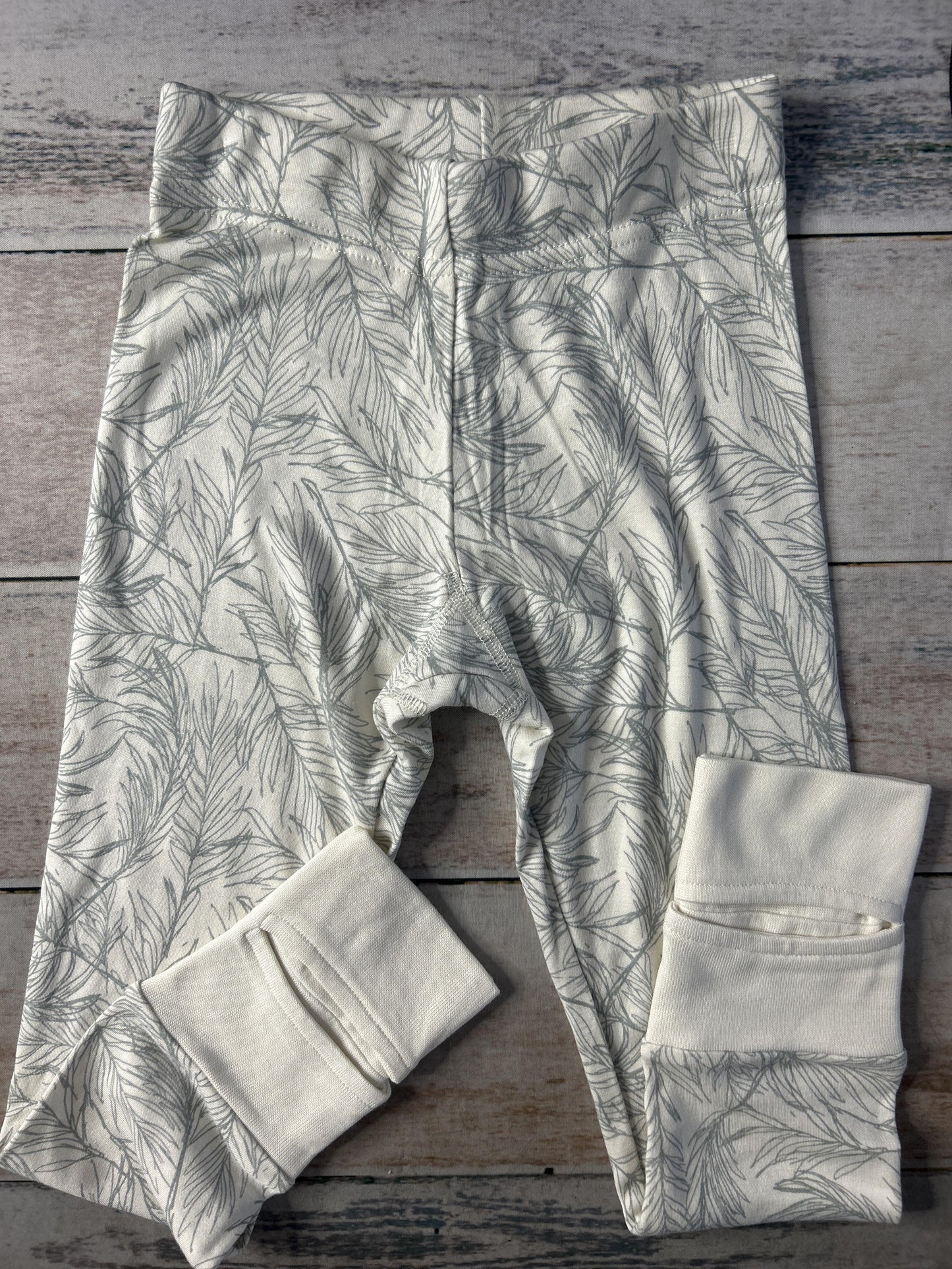 Unisex Sage | Beige Pants Size: 4T Sage | Beige