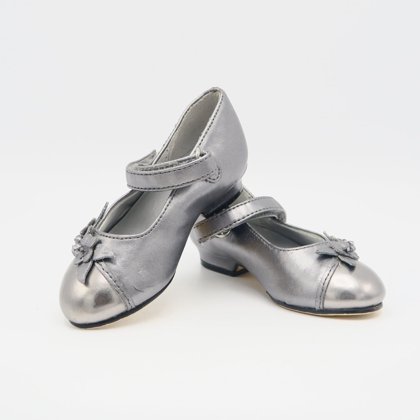 Jumping Jacks Girls Silver | Gray Shoes Size: 5.5 Toddler Silver | Gray