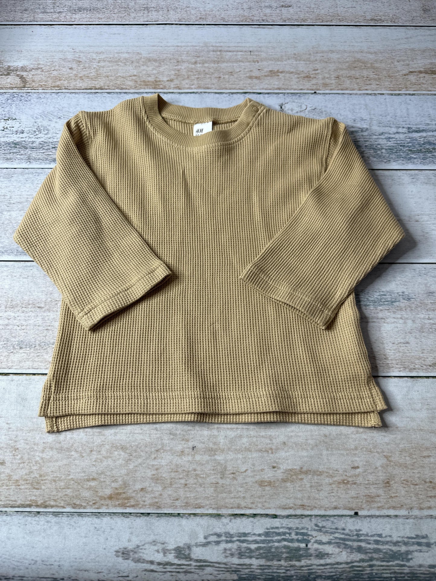 H&M Unisex Tan Long Sleeve T-Shirt Size: 18 months Tan
