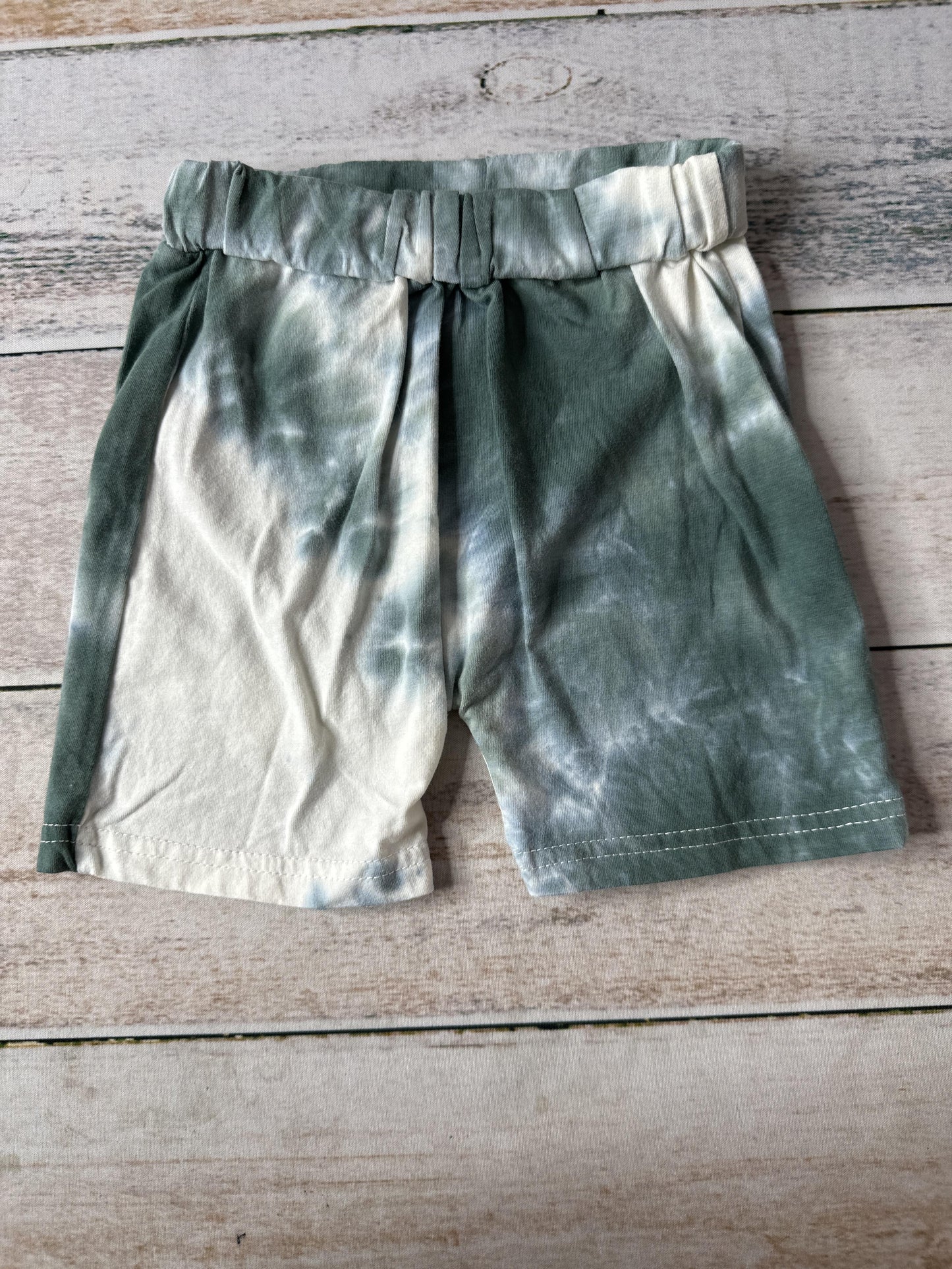 Boys Tie Dye | Blue Shorts Size: 12-18 months Tie Dye | Blue