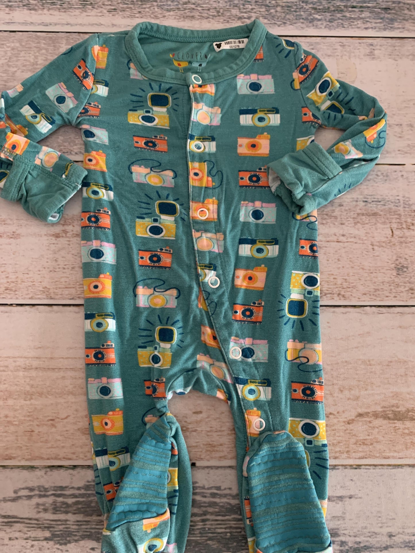 Clover Baby & Kids Unisex Turquoise Pajamas Size: 0-3 months Turquoise