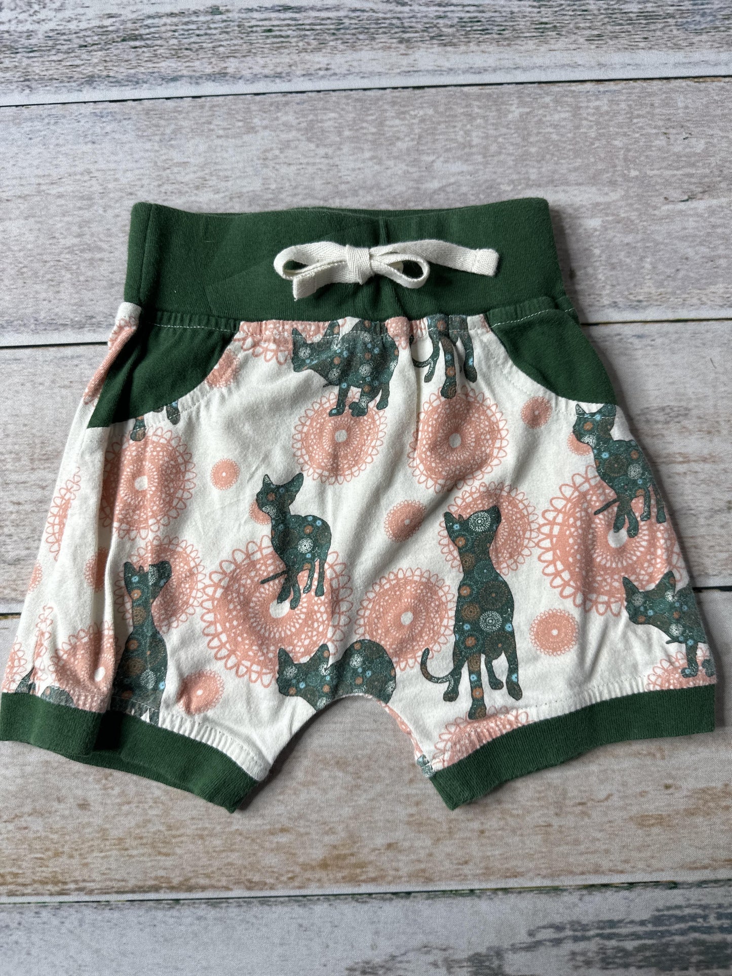 Cat & Dogma Girls Whimsical | Cat | pink | green Shorts Size: 12-18 months Whimsical | Cat | pink | green