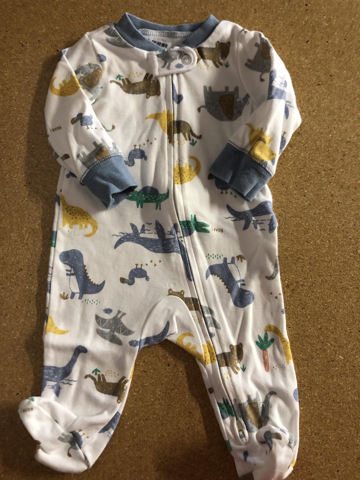 Carters Boys White | animals Pajamas Size: 0-3 months White | animals
