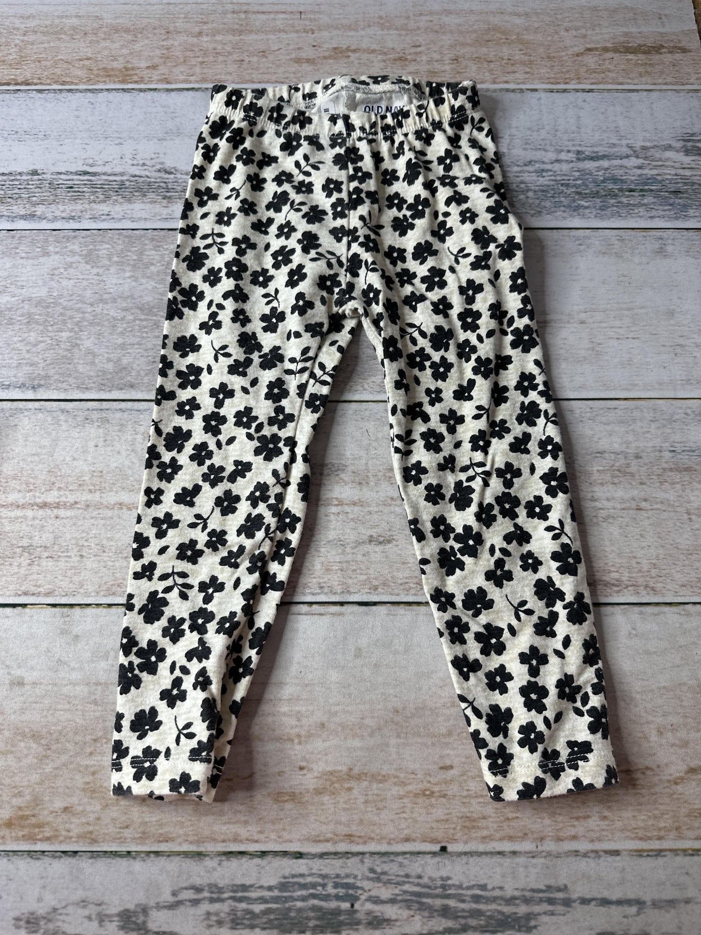 Old Navy Girls White | Black | Flowers Pants Size: 2T White | Black | Flowers