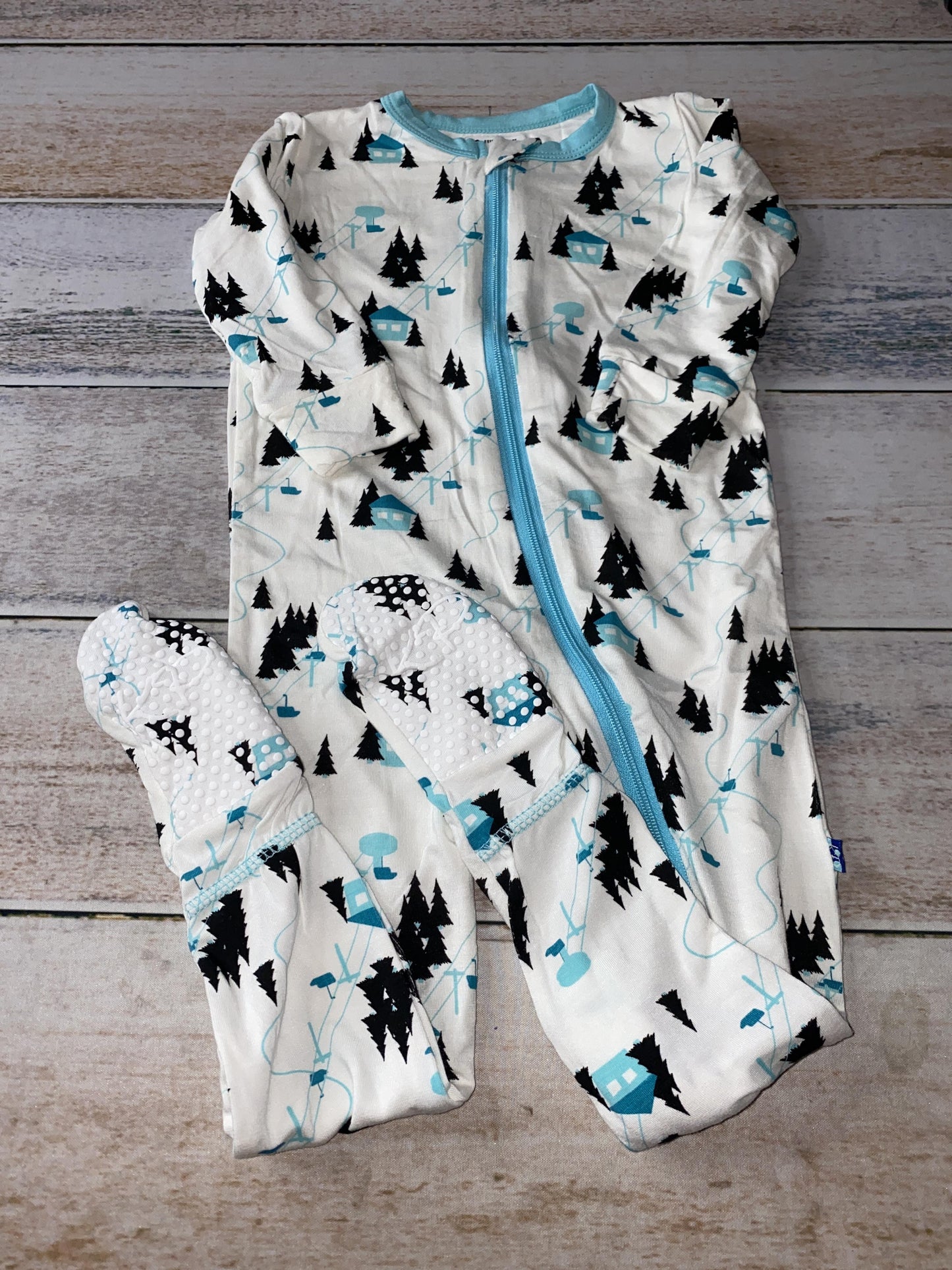 KicKee Pants Boys White | Black | Light Blue Pajamas Size: 18-24 months White | Black | Light Blue