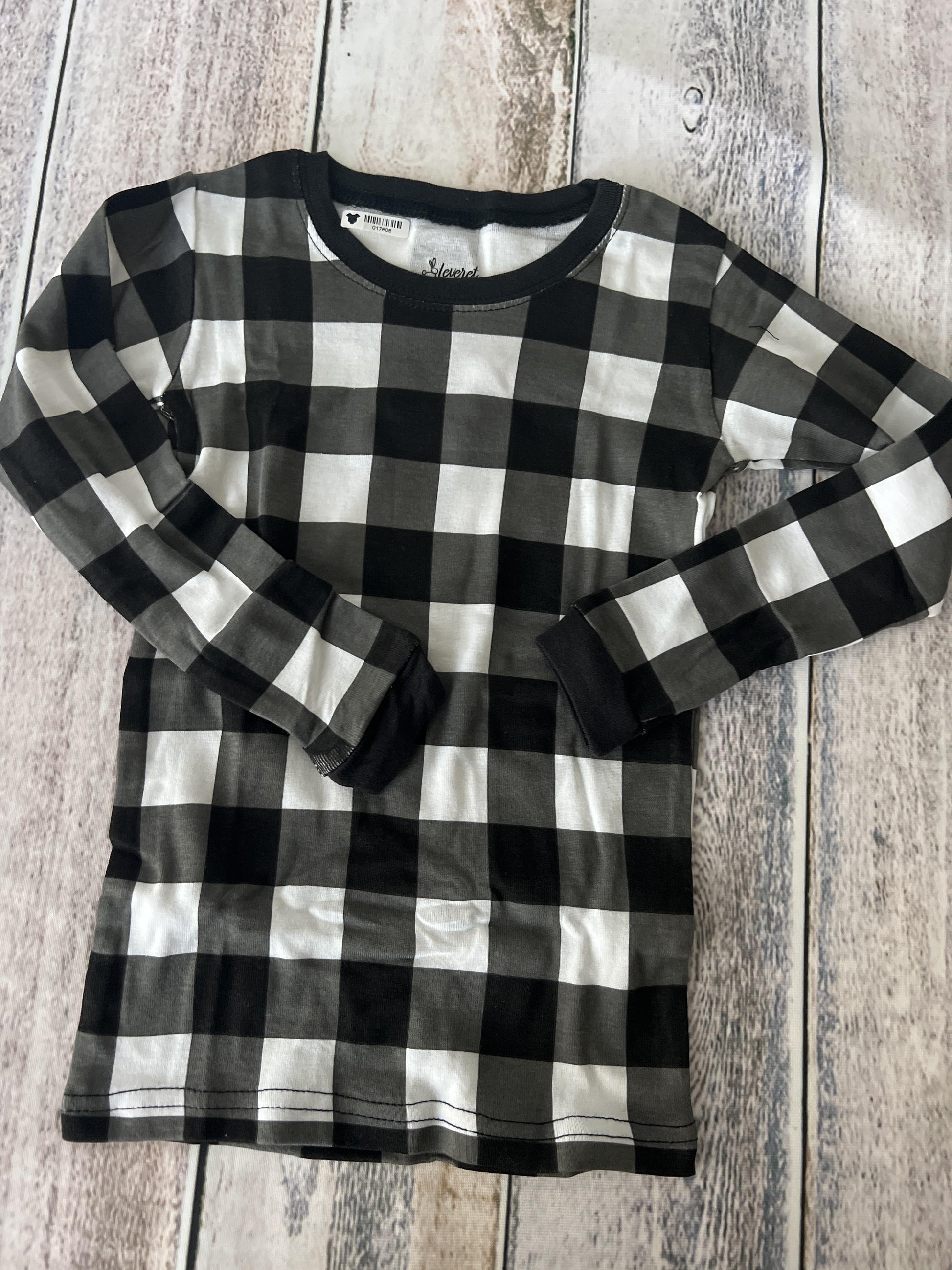Leveret Unisex White | Black | plaid Pajamas Size: 5 White | Black | plaid