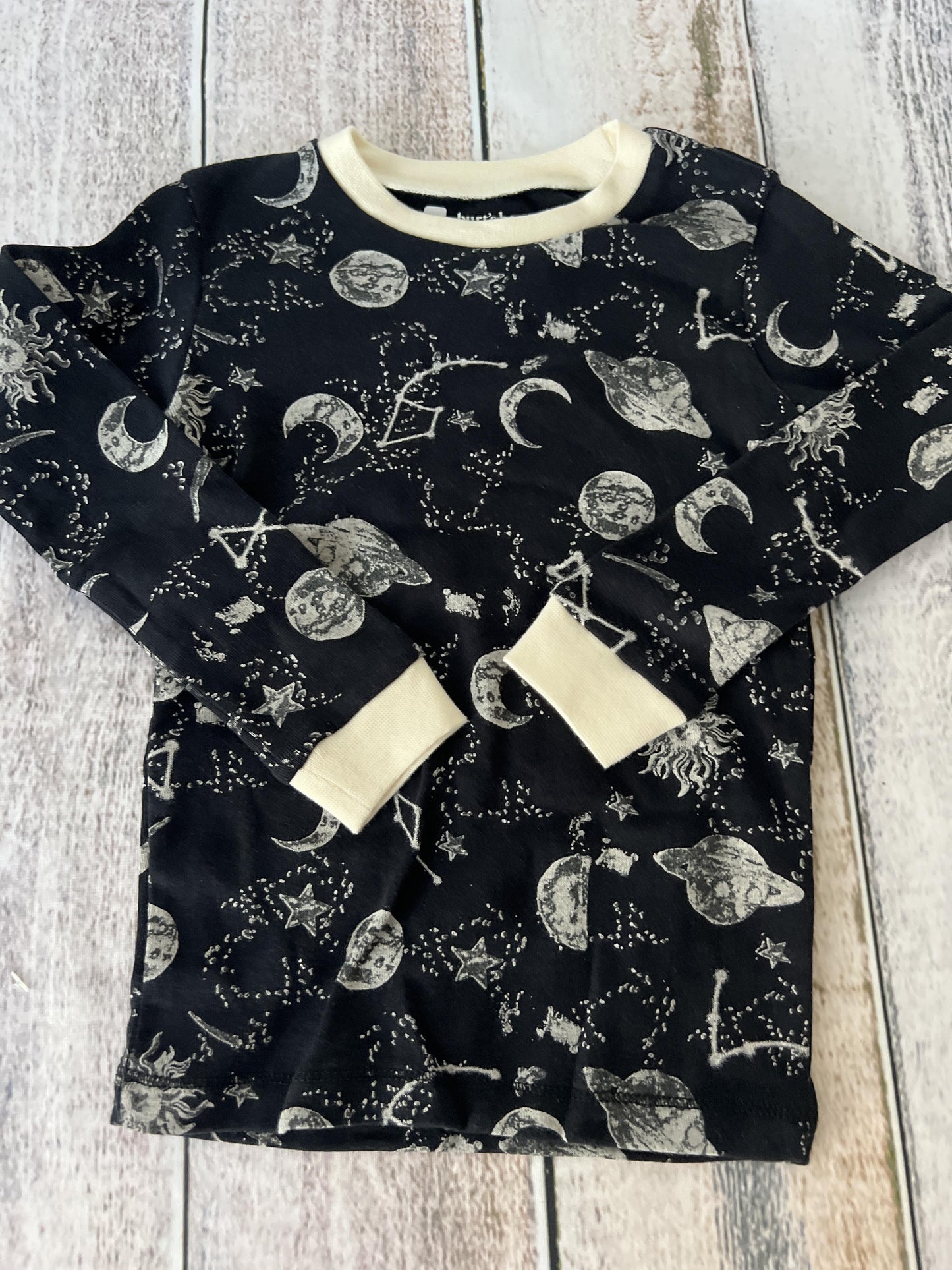Burt's Bees Unisex White | Black | Space Pajamas Size: 4T White | Black | Space