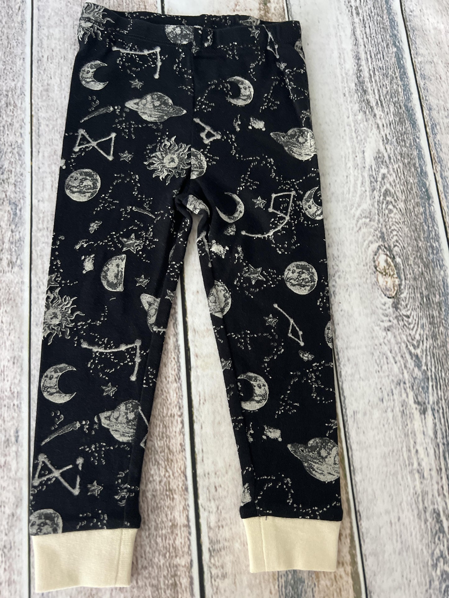 Burt's Bees Unisex White | Black | Space Pajamas Size: 2T White | Black | Space