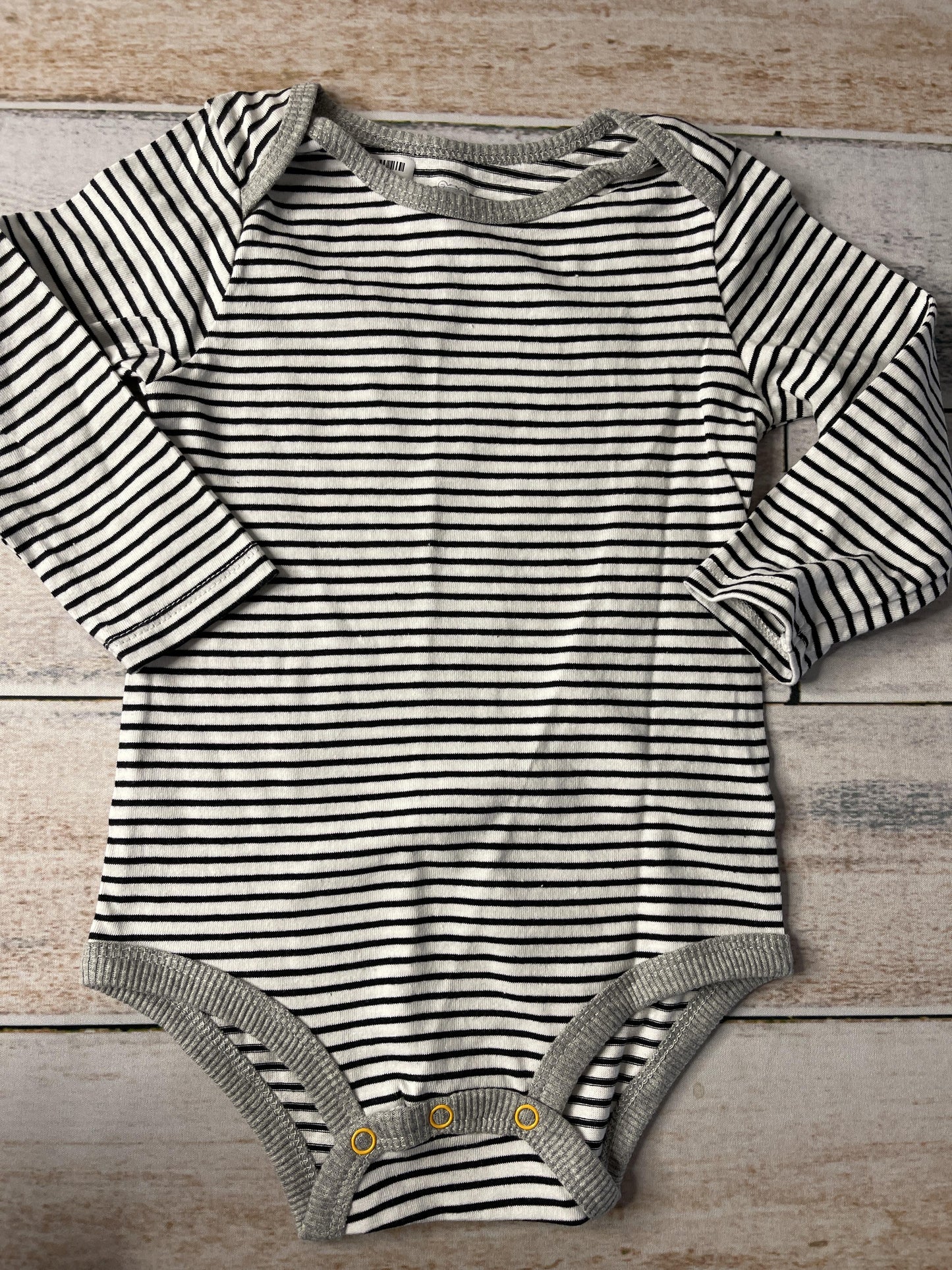 Koala Baby Unisex White | Black | Striped Onesie Size: 12-18 months White | Black | Striped