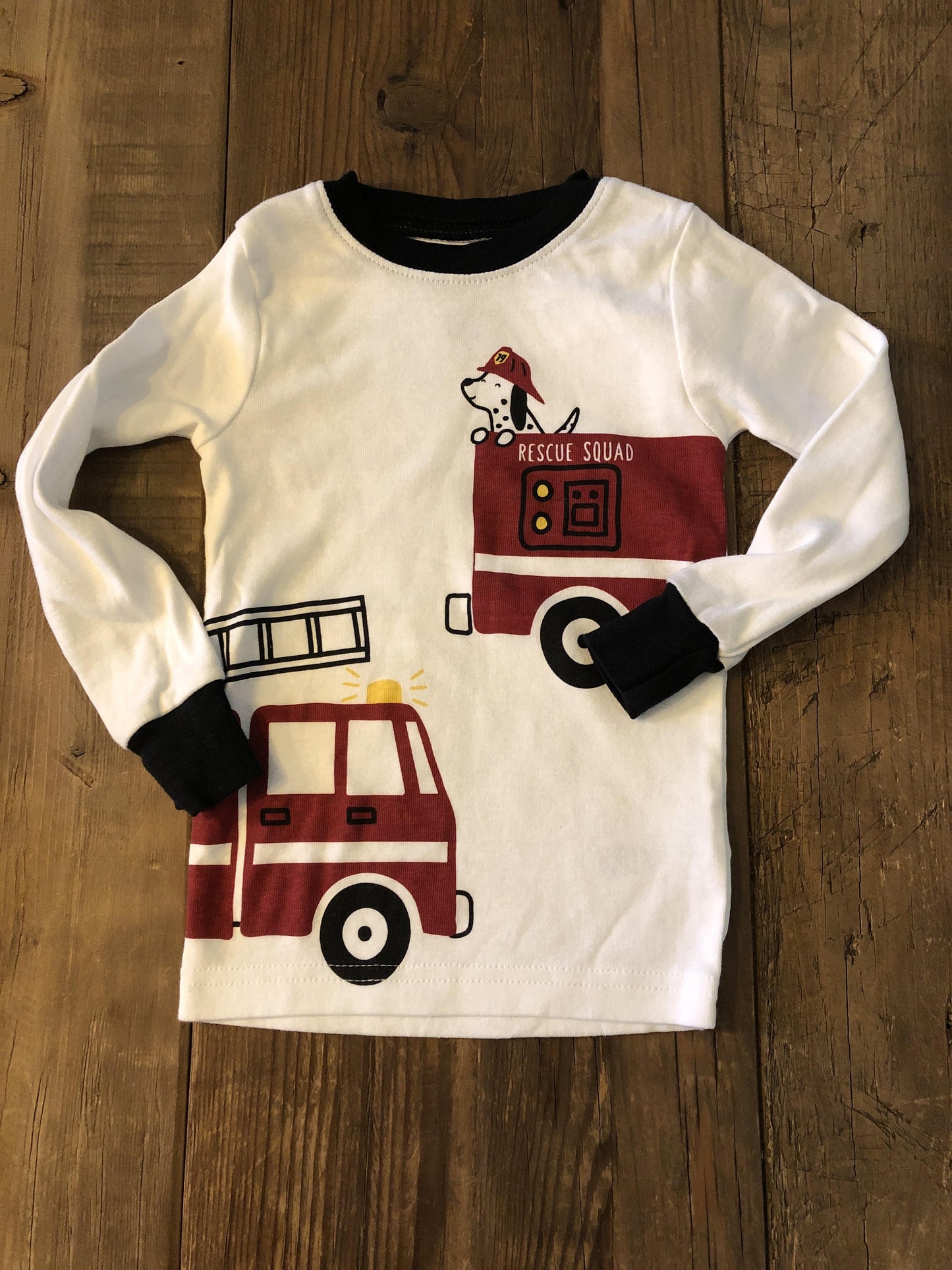 Carters Boys White | Black Pajamas Size: 2T White | Black