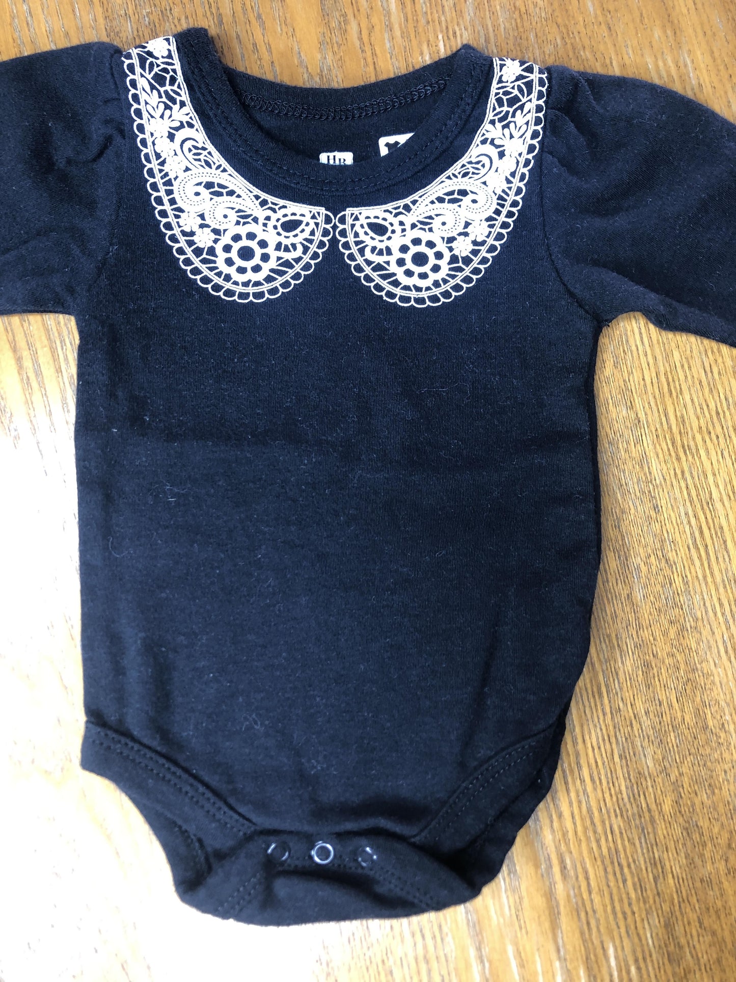 HB Girls White | Black Onesie Size: 0-3 months White | Black