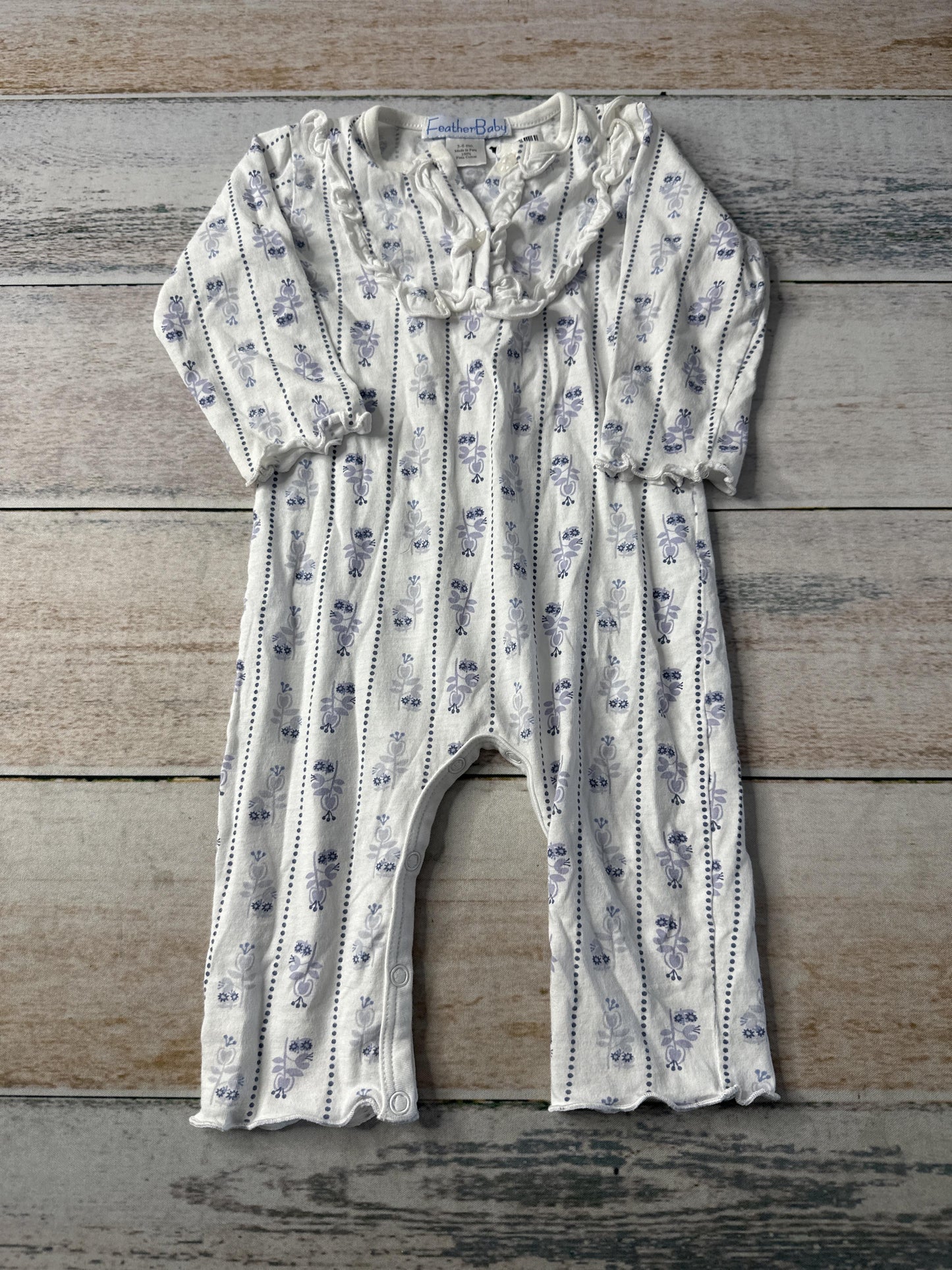 Feather Baby Girls White | Blue | Floral Long Sleeve Outfit Size: 3-6 months White | Blue | Floral