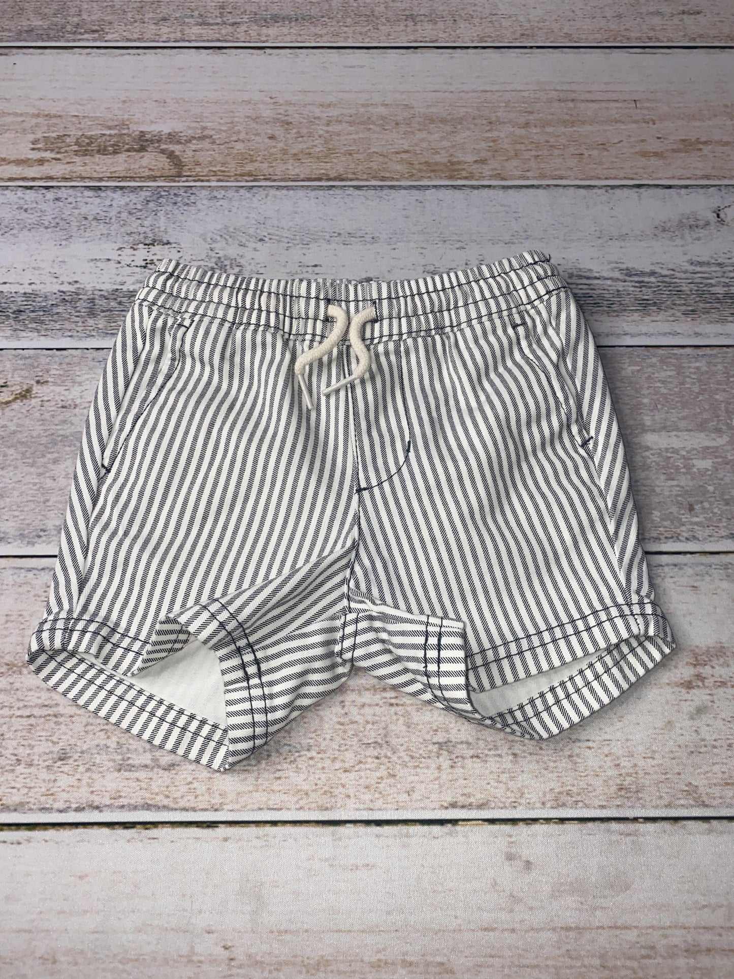 Old Navy Boys White | Blue | Stripe Shorts Size: 12-18 months White | Blue | Stripe