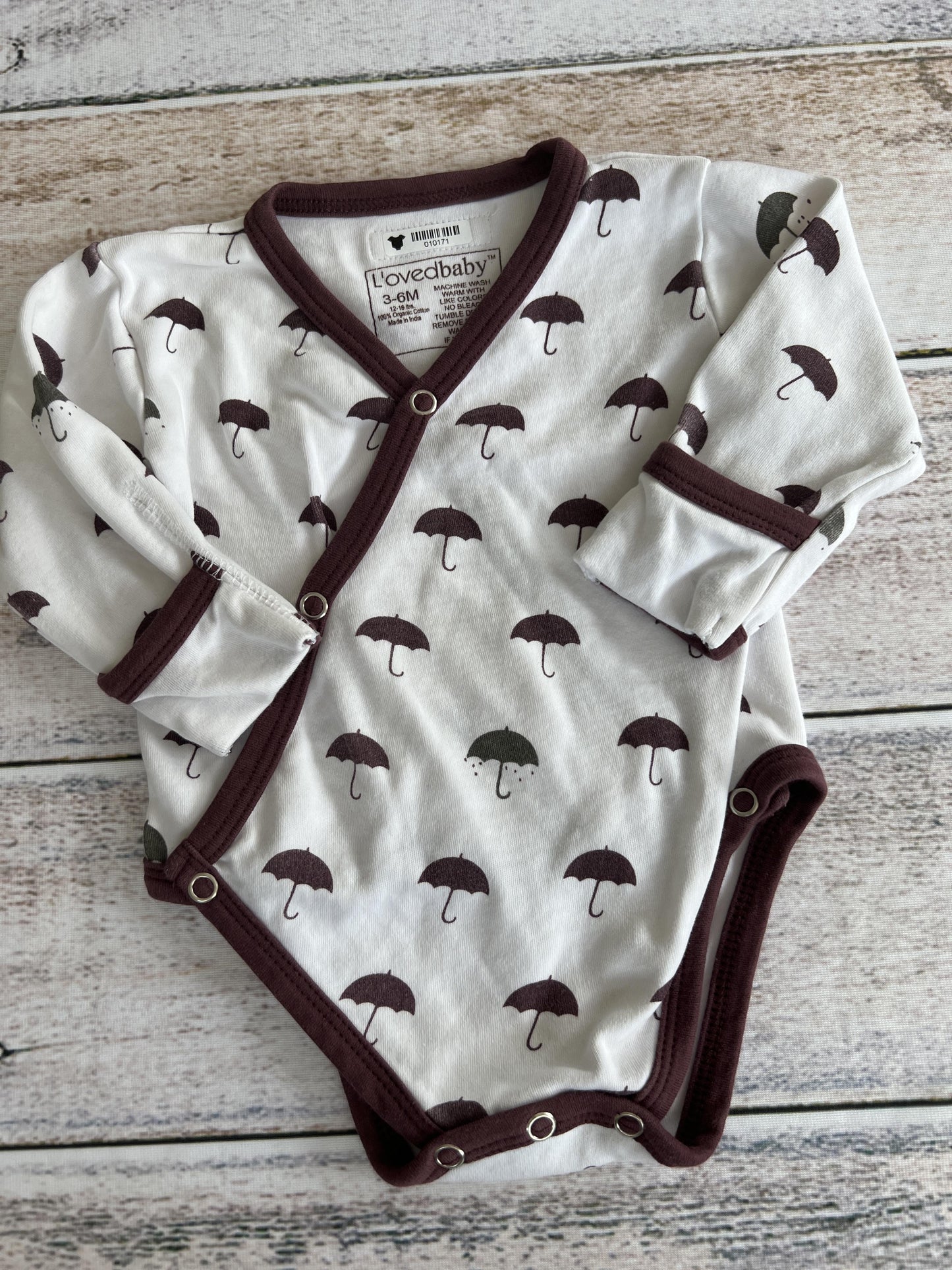 Loved Baby Unisex White | Brown | Pattern Onesie Size: 3-6 months White | Brown | Pattern