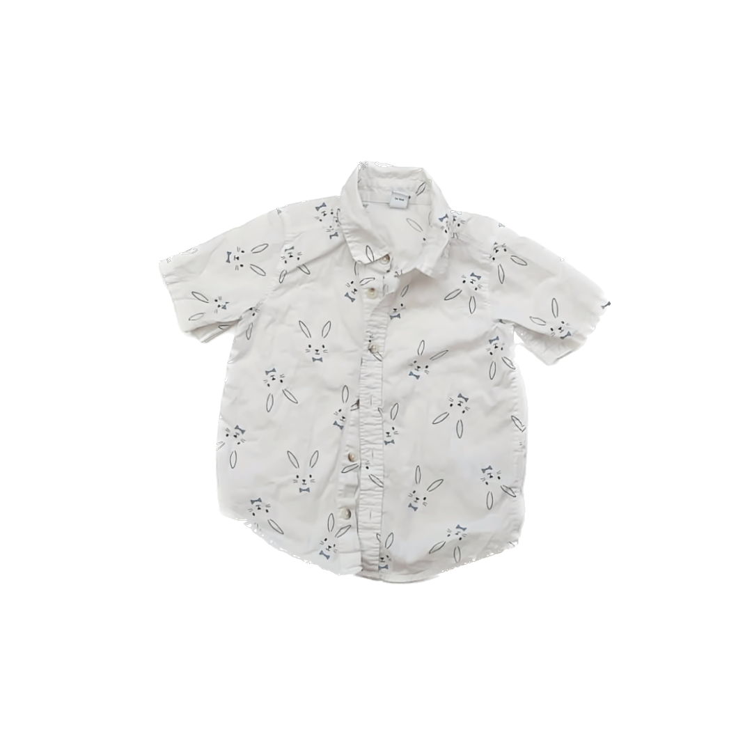 Old Navy Boys White Bunnies Button Down Short Sleeve Size: 4T White Bunnies