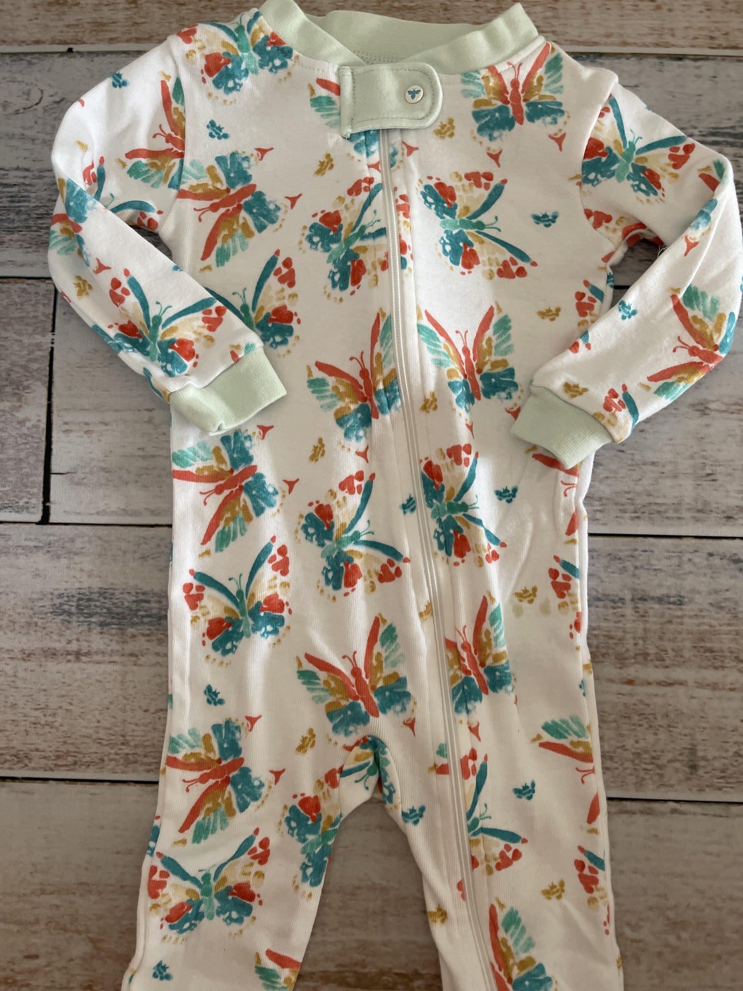 Burt's Bees Girls White | Butterfly Pajamas Size: 6-9 months White | Butterfly