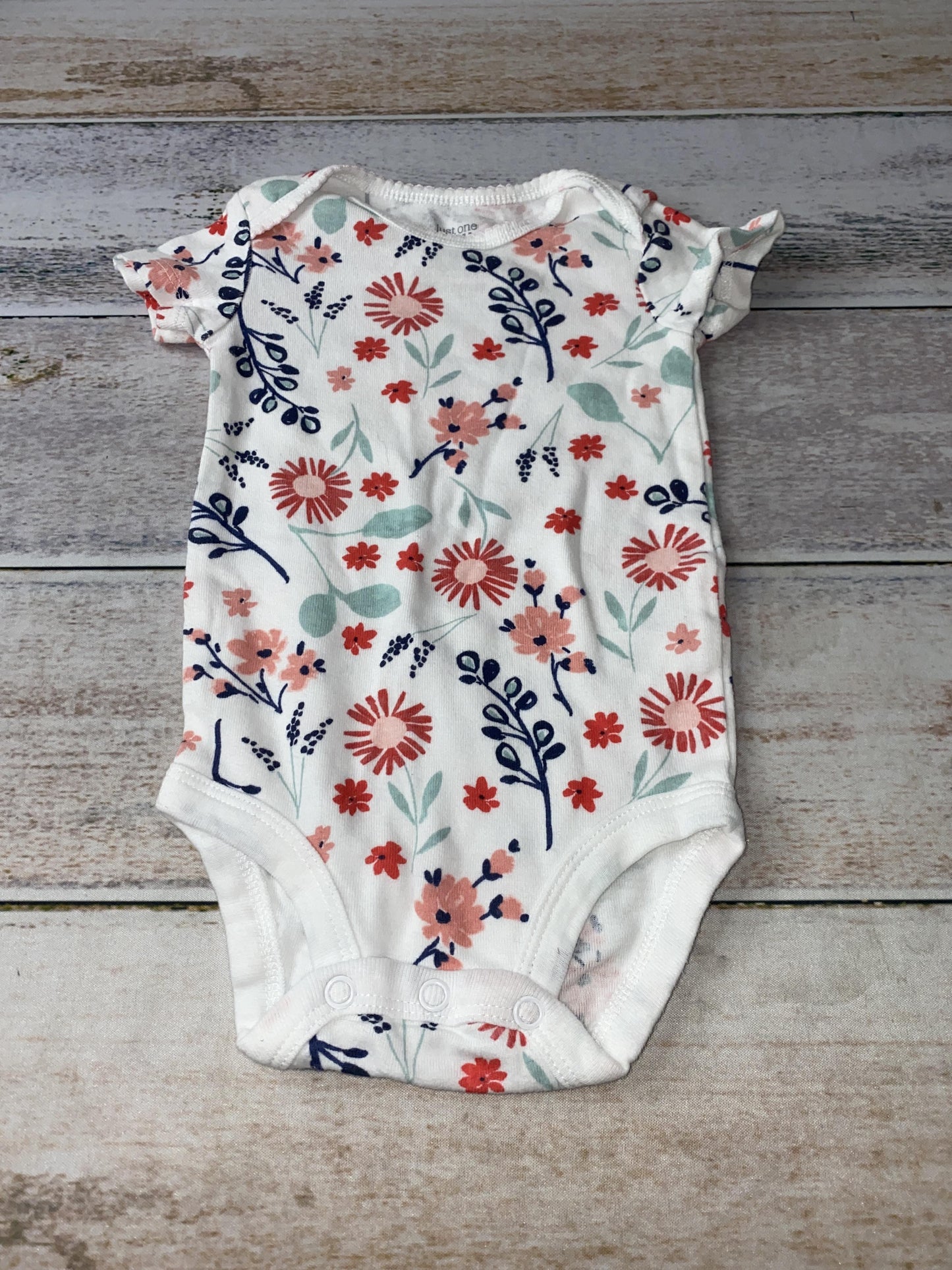 Carters Girls White | Flowers | Pink floral Onesie Size: 6 months White | Flowers | Pink floral