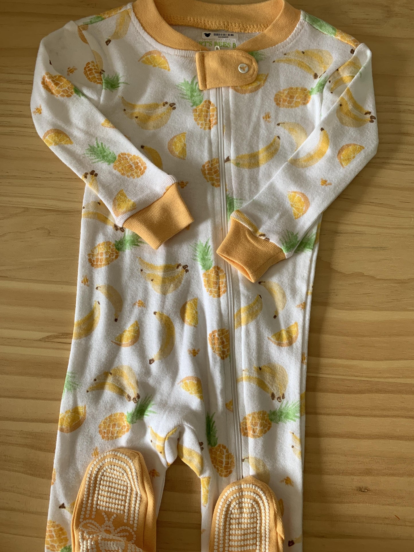 Burt's Bees Girls White | Fruit | Yellow Pajamas Size: 3-6 months White | Fruit | Yellow