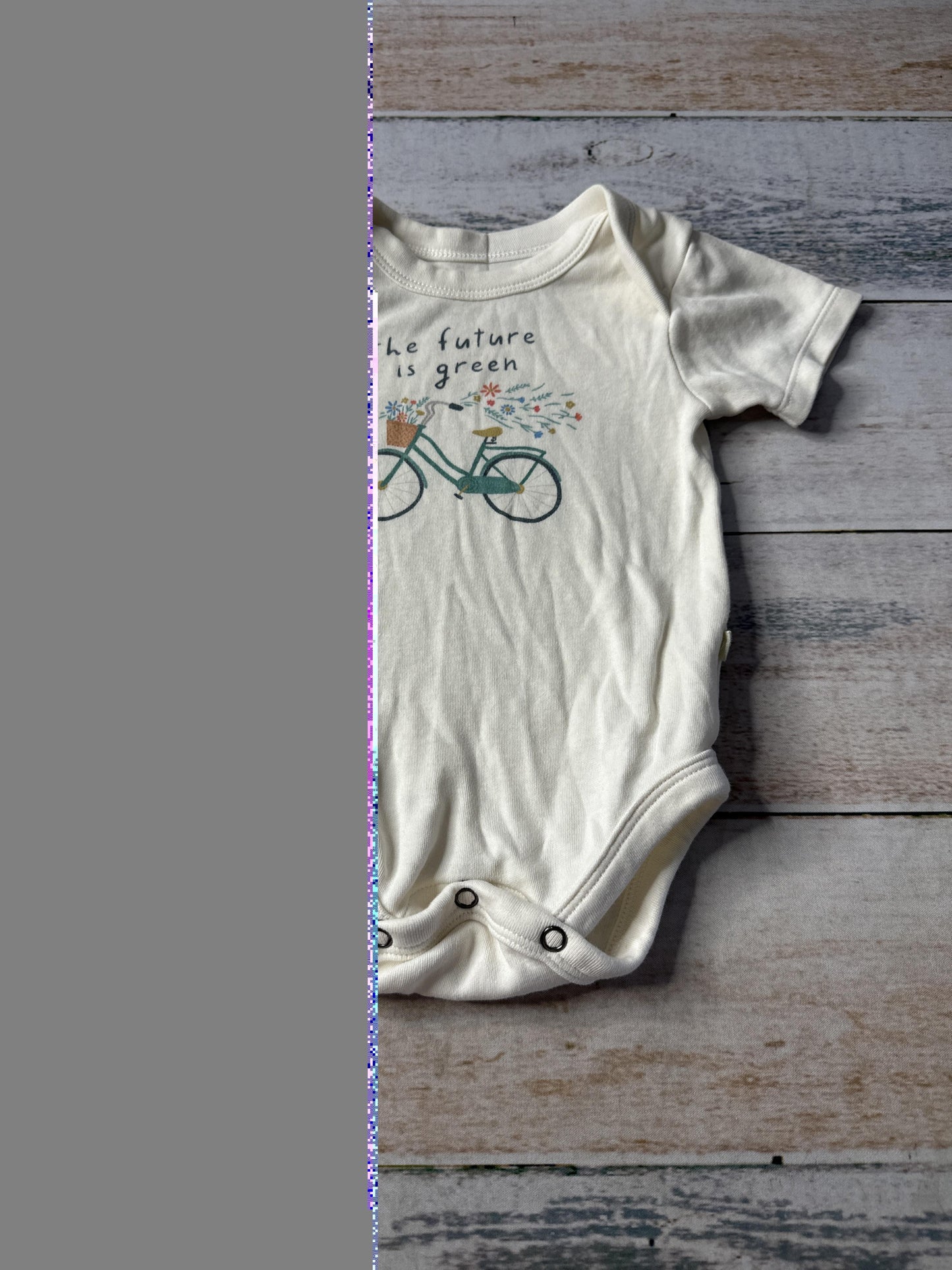 Unisex White | green Onesie Size: 6-Mar White | green