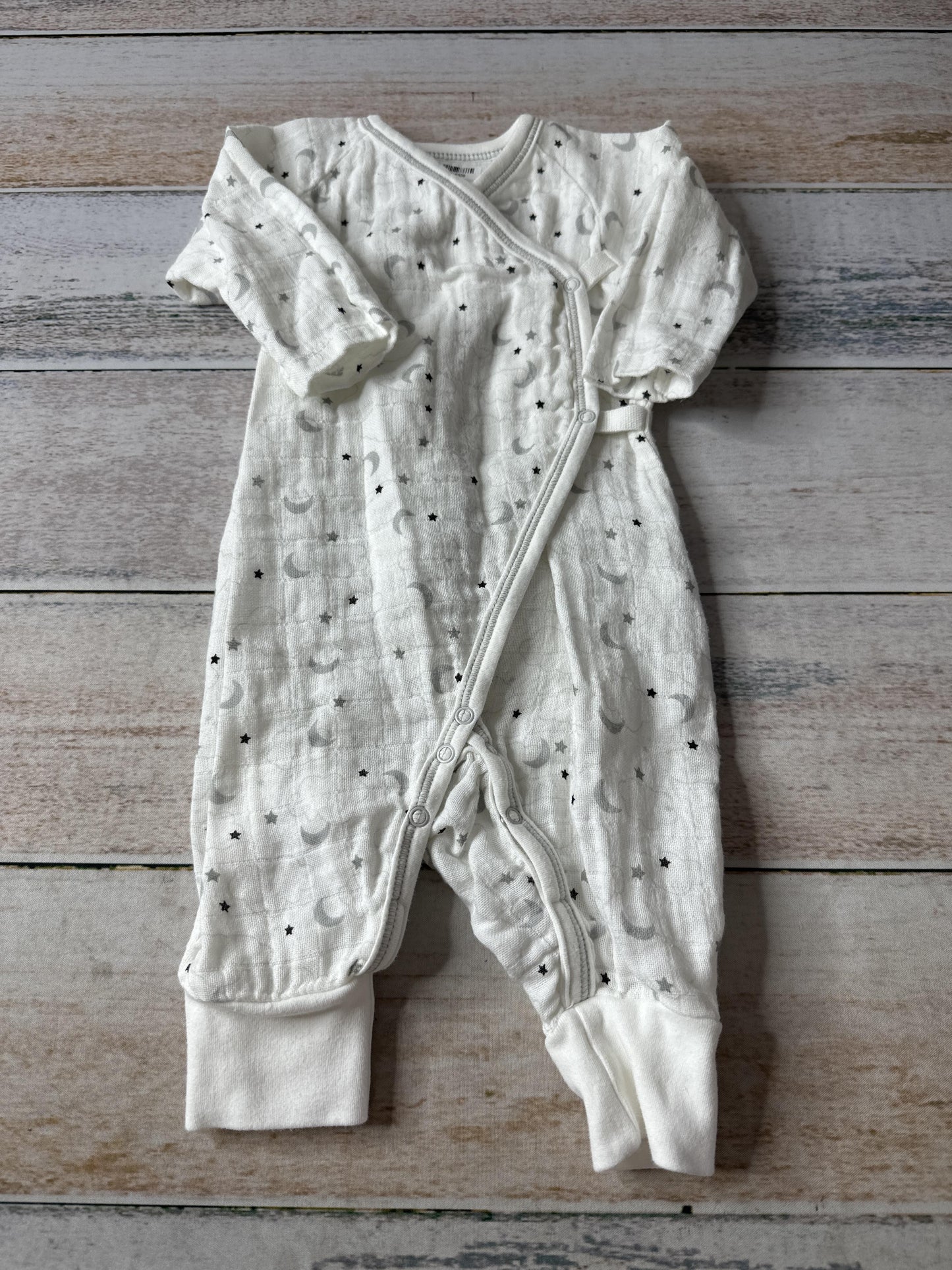 Under The Nile Unisex White | Grey | Black Pajamas Size: 0-3 months White | Grey | Black