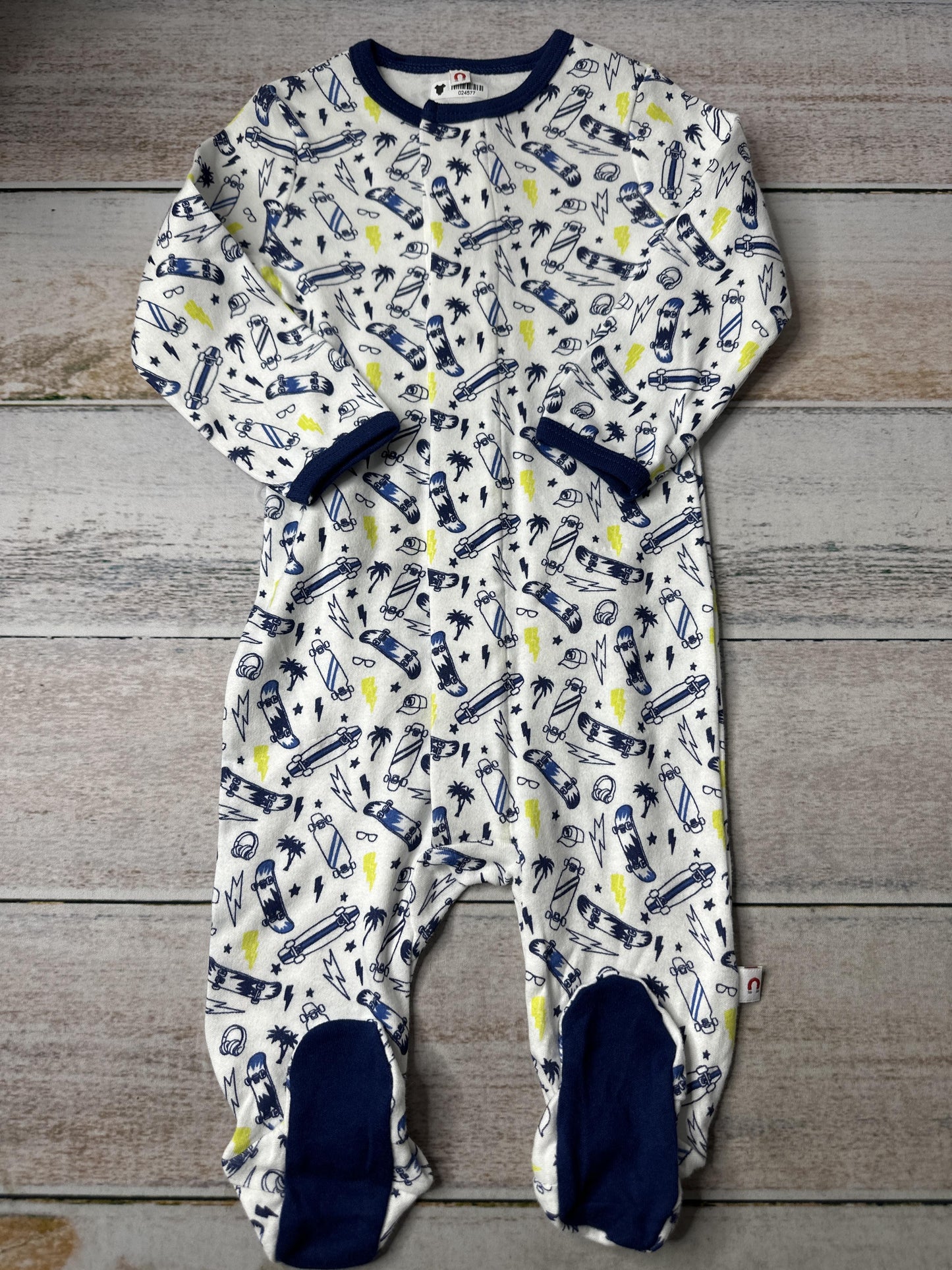 Easy = Magnetic Close Boys White | Light Blue | Yellow Pajamas Size: 6-9 months White | Light Blue | Yellow