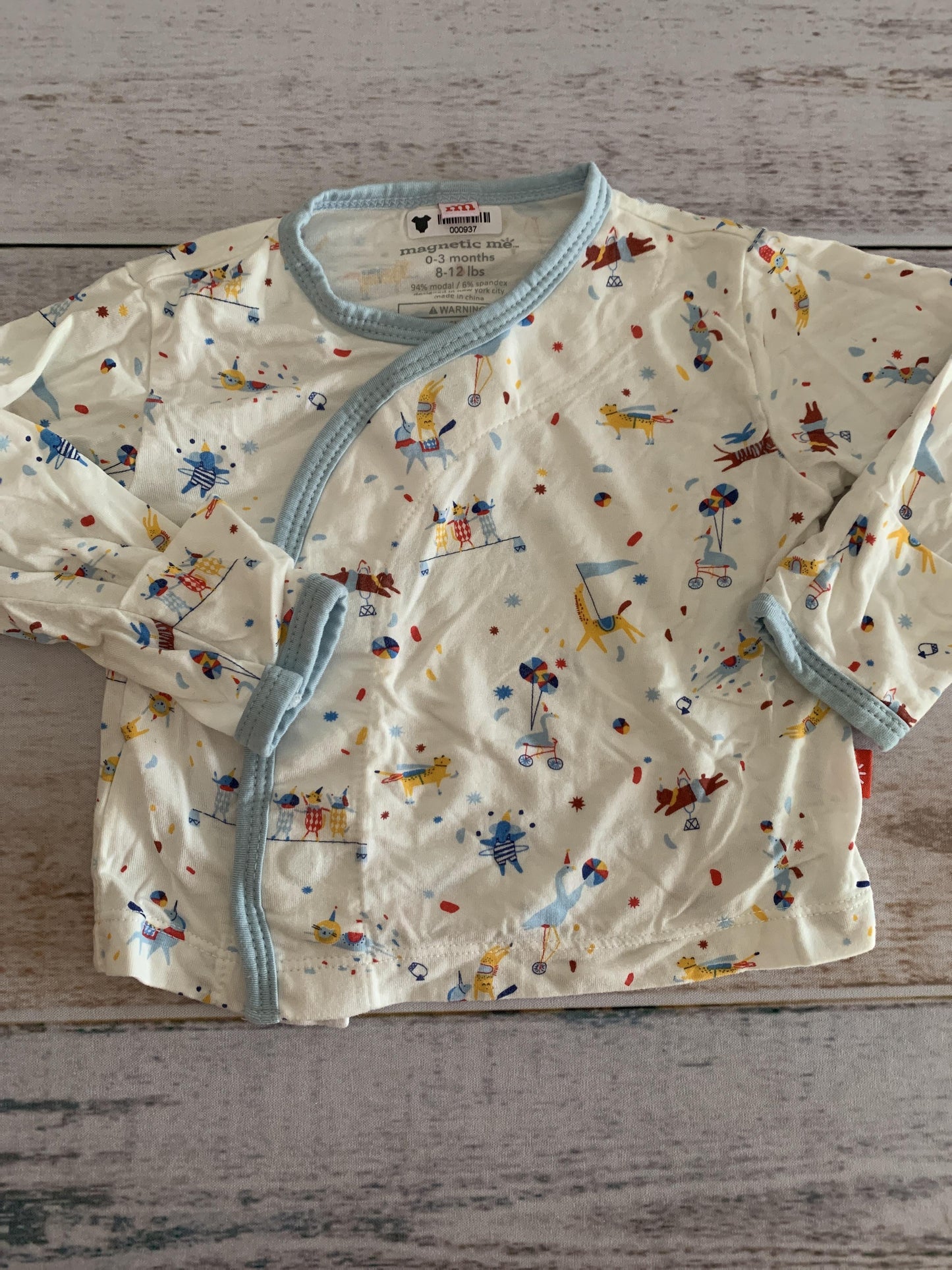 Magnetic Me Boys White | Light Blue Pajamas Size: 0-3 months White | Light Blue