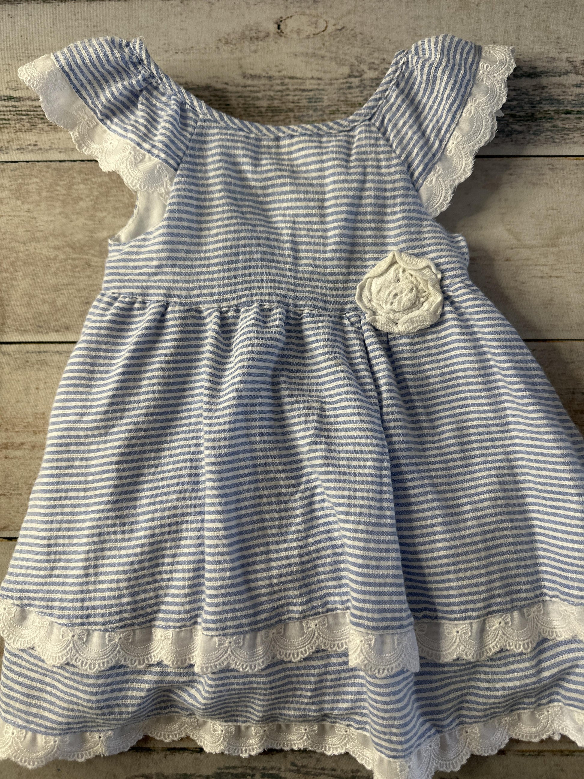 Laura Ashley Girls White | Light Blue Dress Size: 12 months White | Light Blue