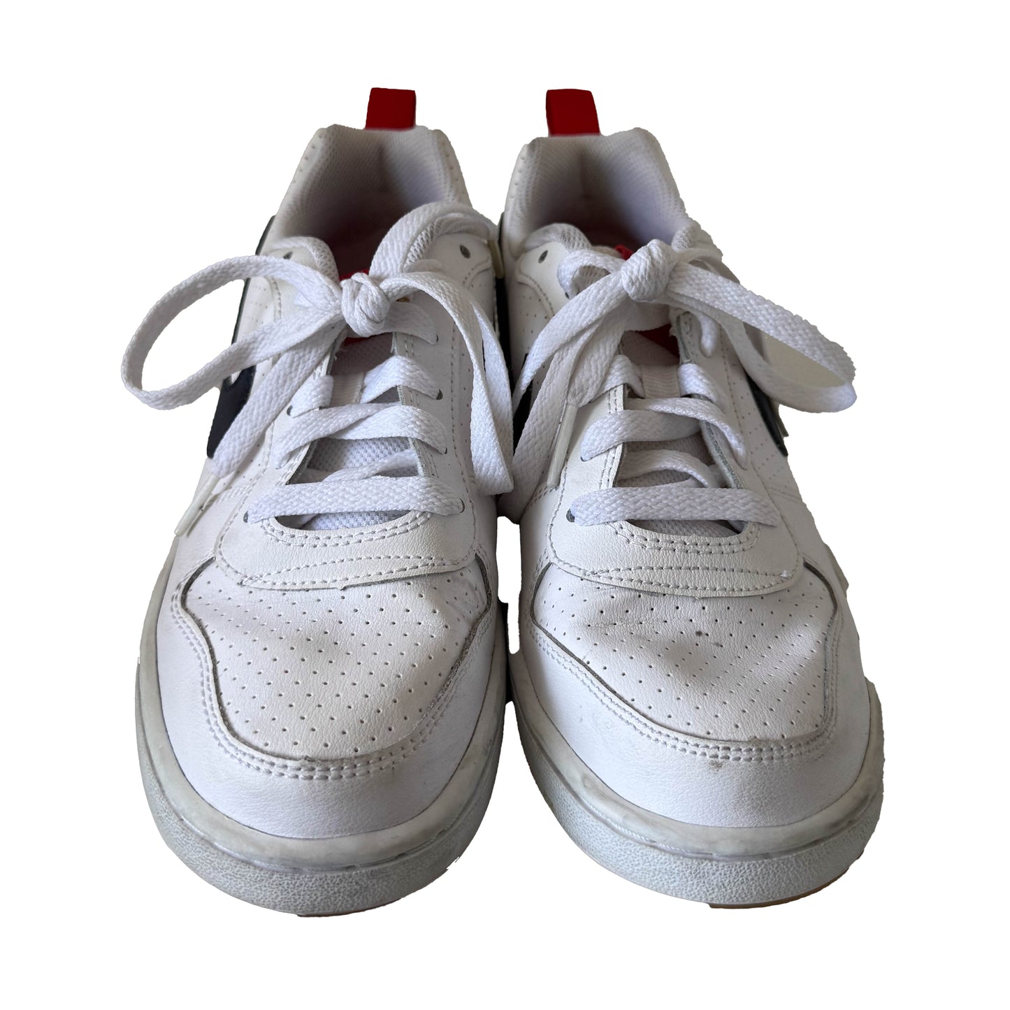 Nike Boys White| Navy Sneakers Size: 5 Youth White| Navy