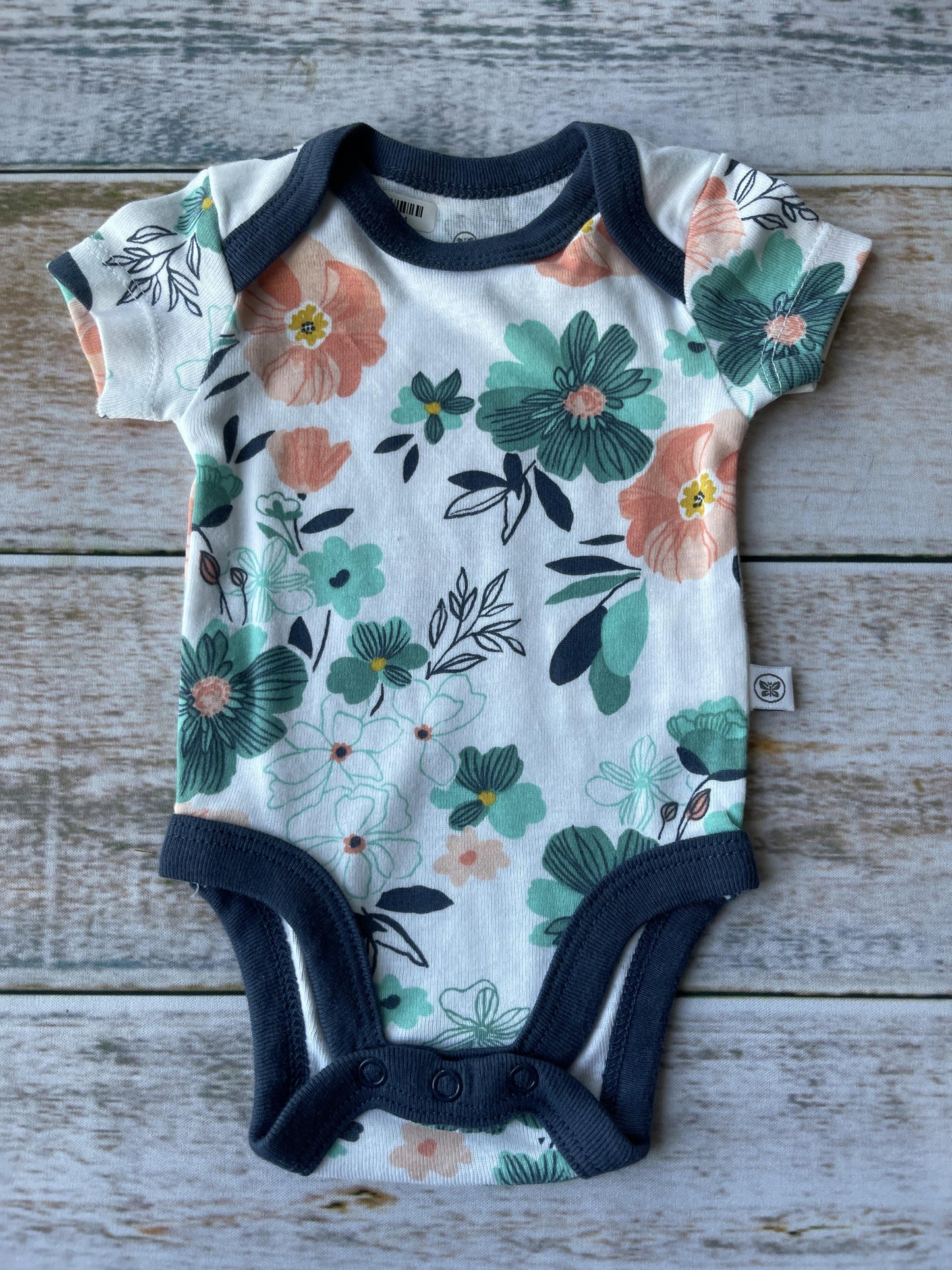 Honest Co Girls White | pink | Blue Onesie Size: Preemie White | pink | Blue