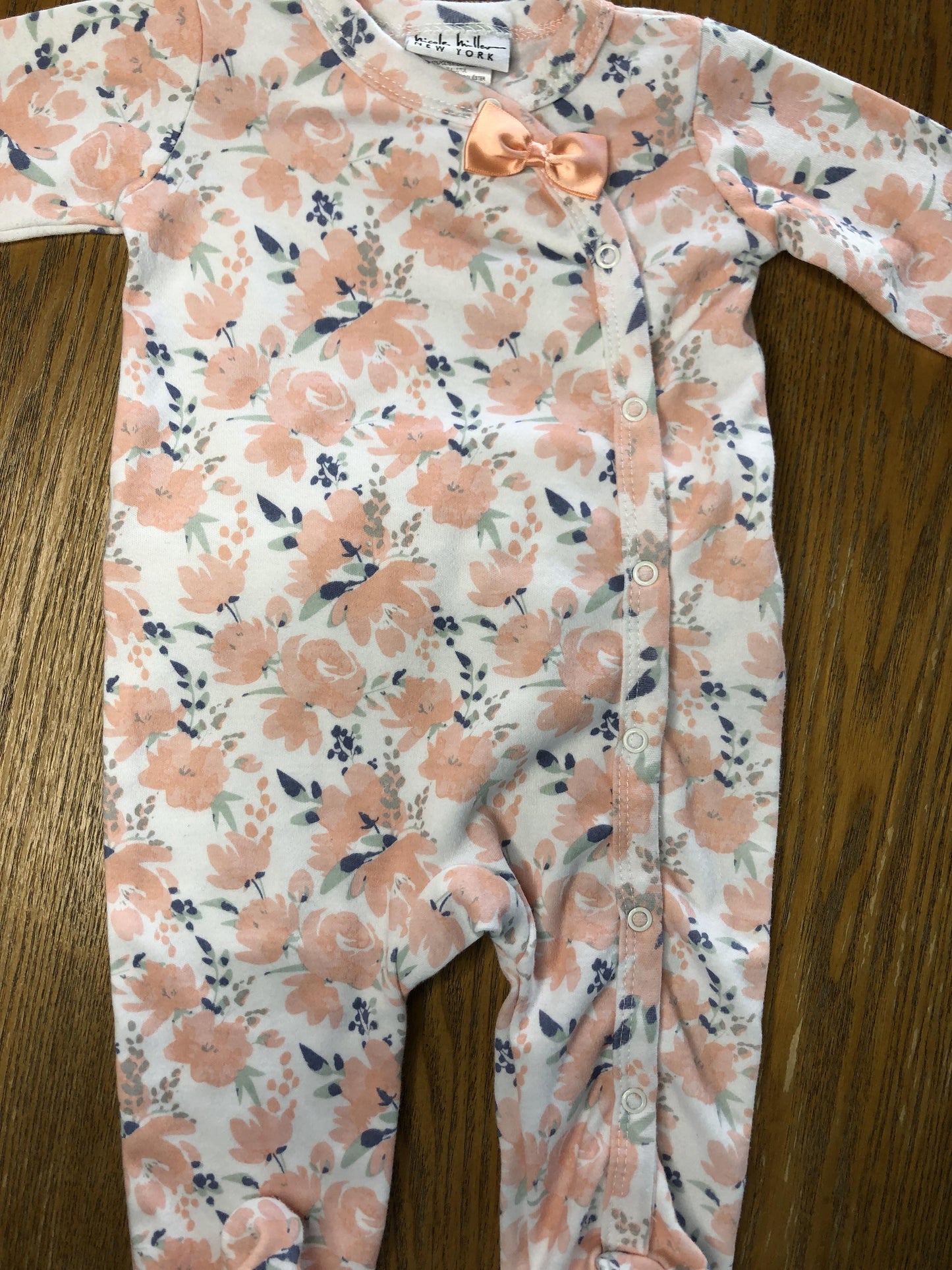 Nicole Miller Girls White | Pink floral Pajamas Size: 6-9 months White | Pink floral