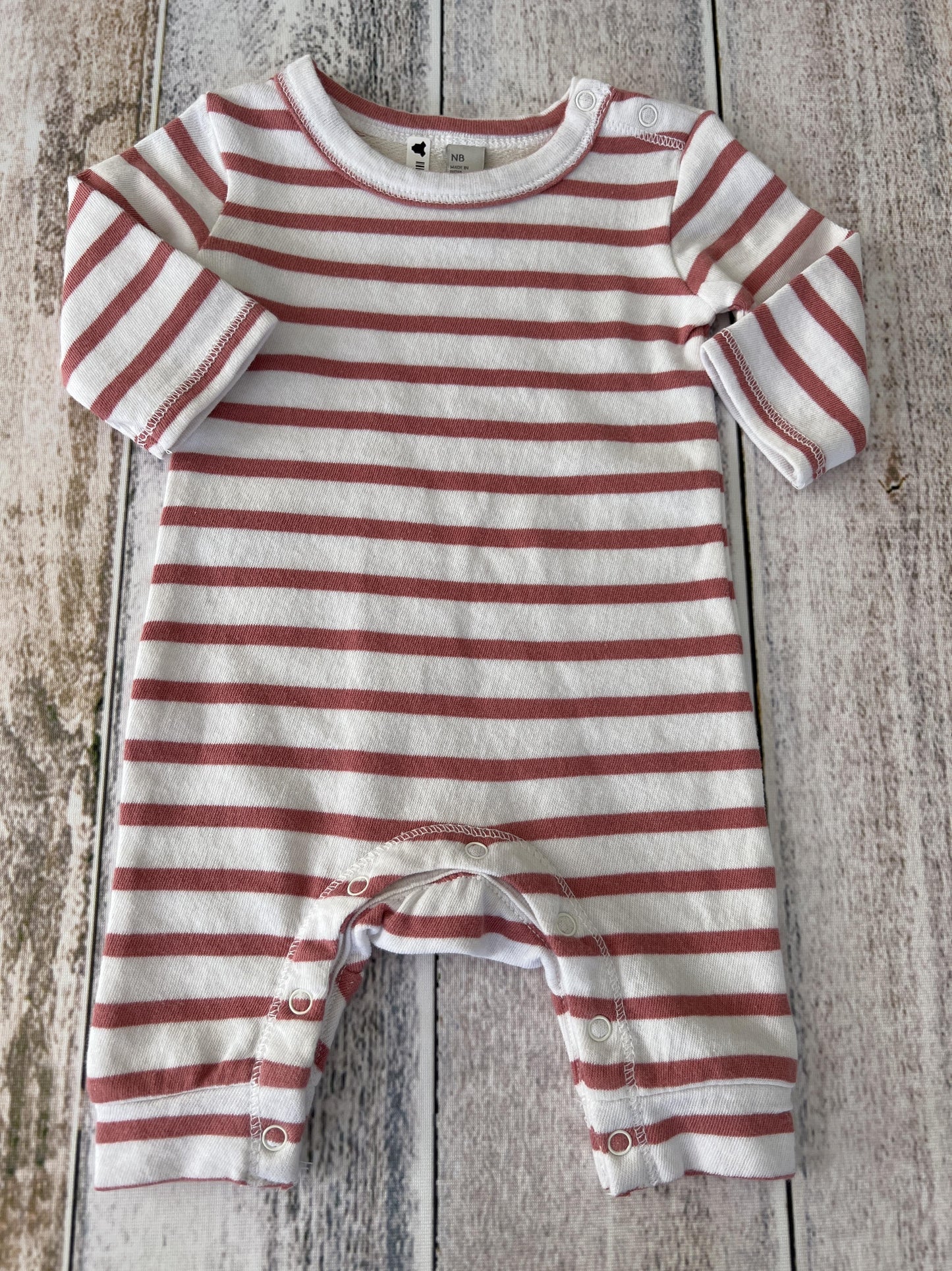 Nordstrom Girls White | pink | Stripe Long Sleeve Outfit Size: Newborn White | pink | Stripe