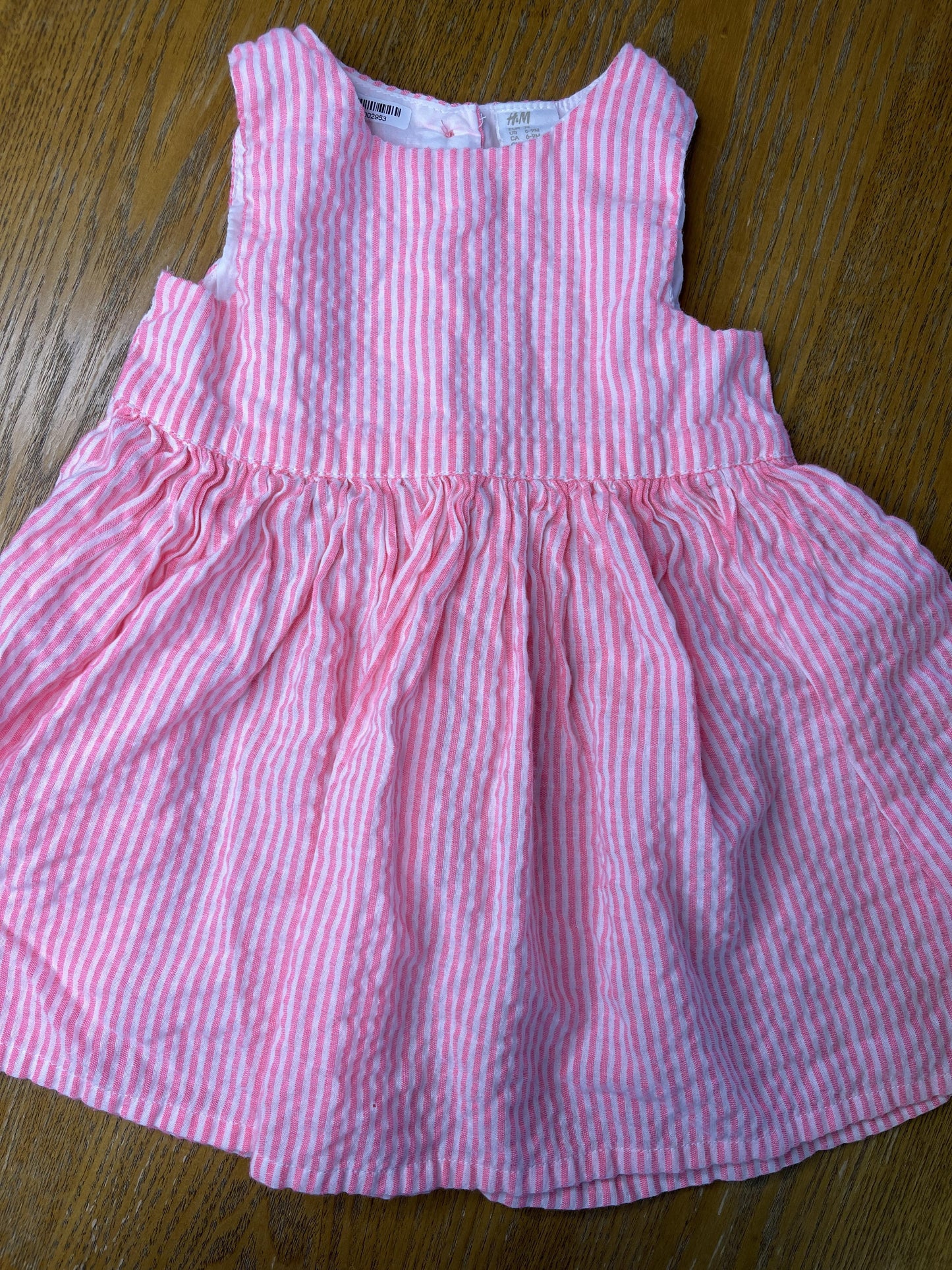 H&M Girls White | pink | Stripe Dress Size: 6-9 months White | pink | Stripe