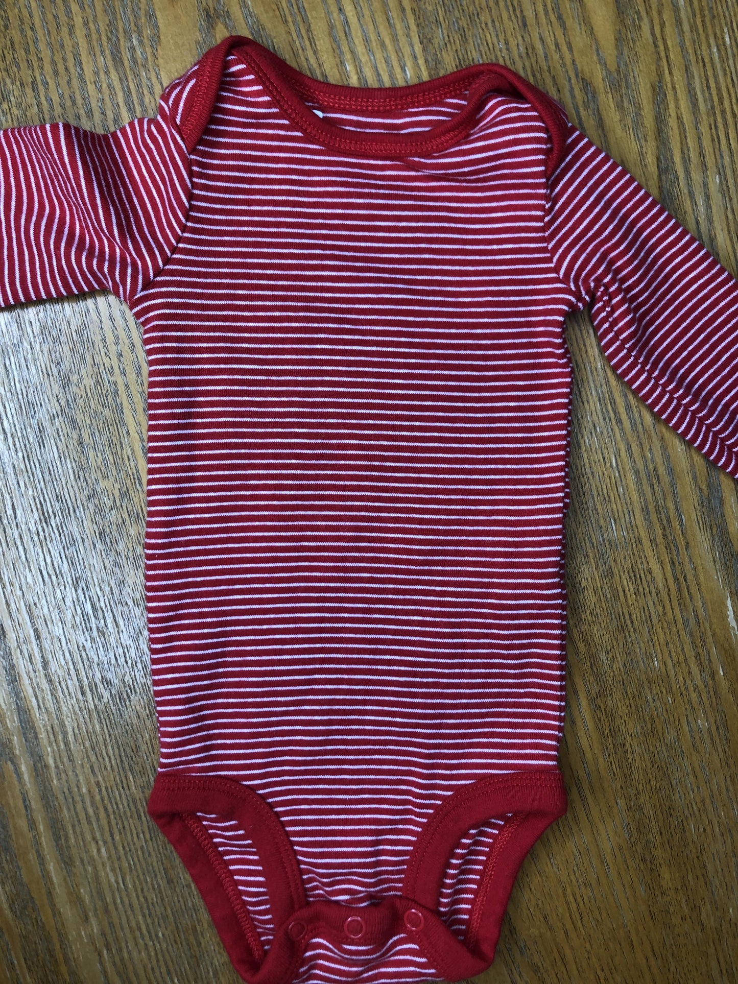 Carters Unisex White | Red | Striped Onesie Size: 3-6 months White | Red | Striped