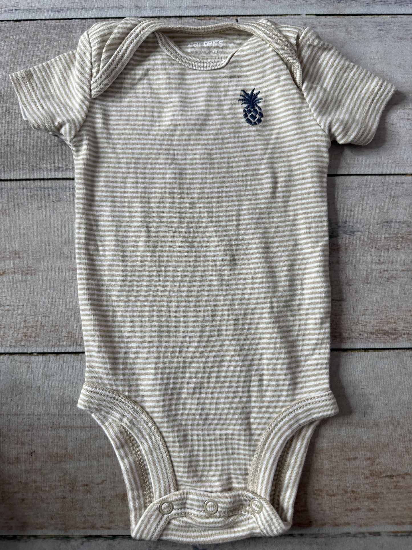 Unisex White | Tan Button Down Short Sleeve Size: 0-3 months White | Tan