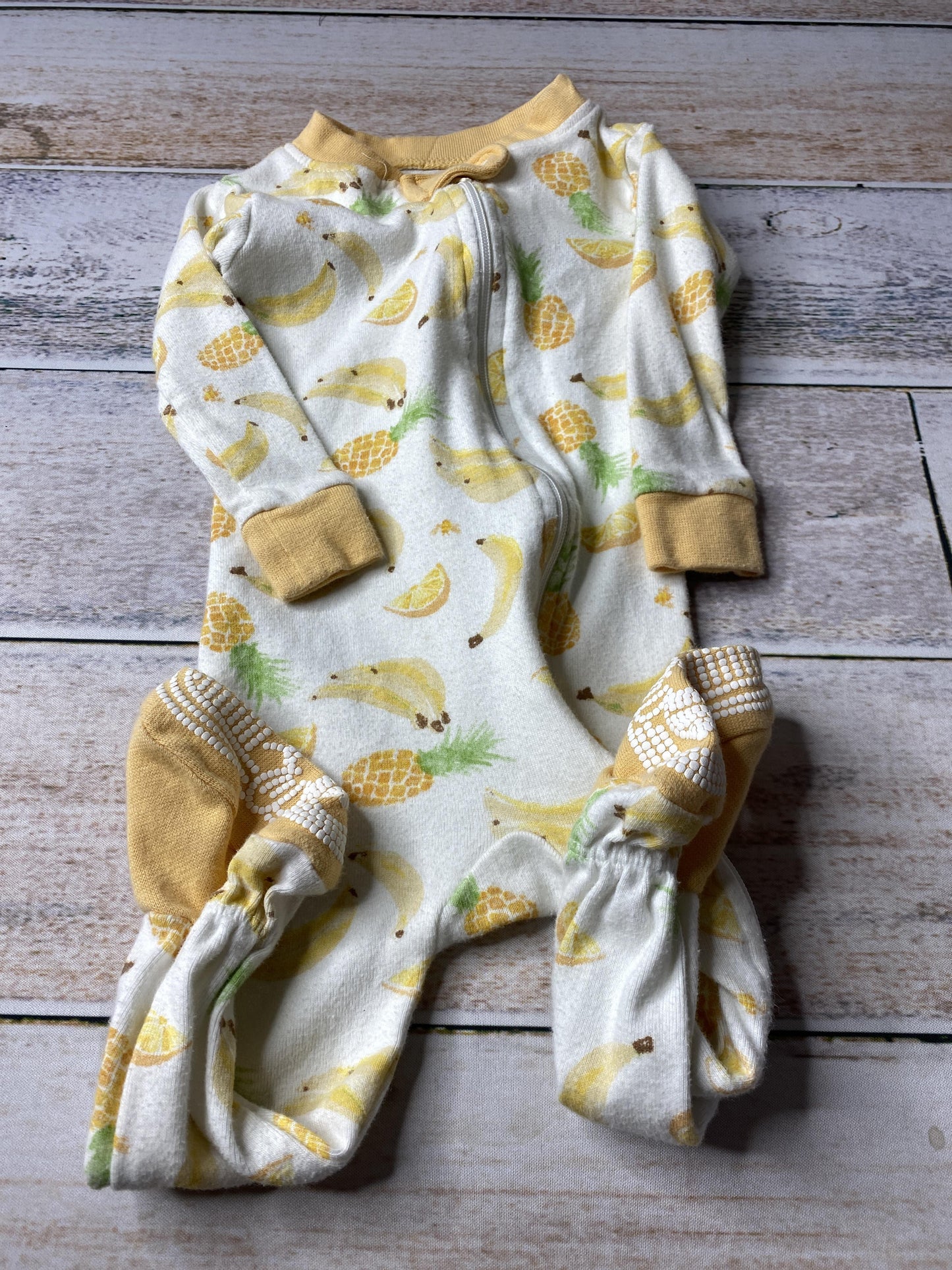 Burt's Bees Unisex White | Yellow | Fruit Pajamas Size: 3-6 months White | Yellow | Fruit
