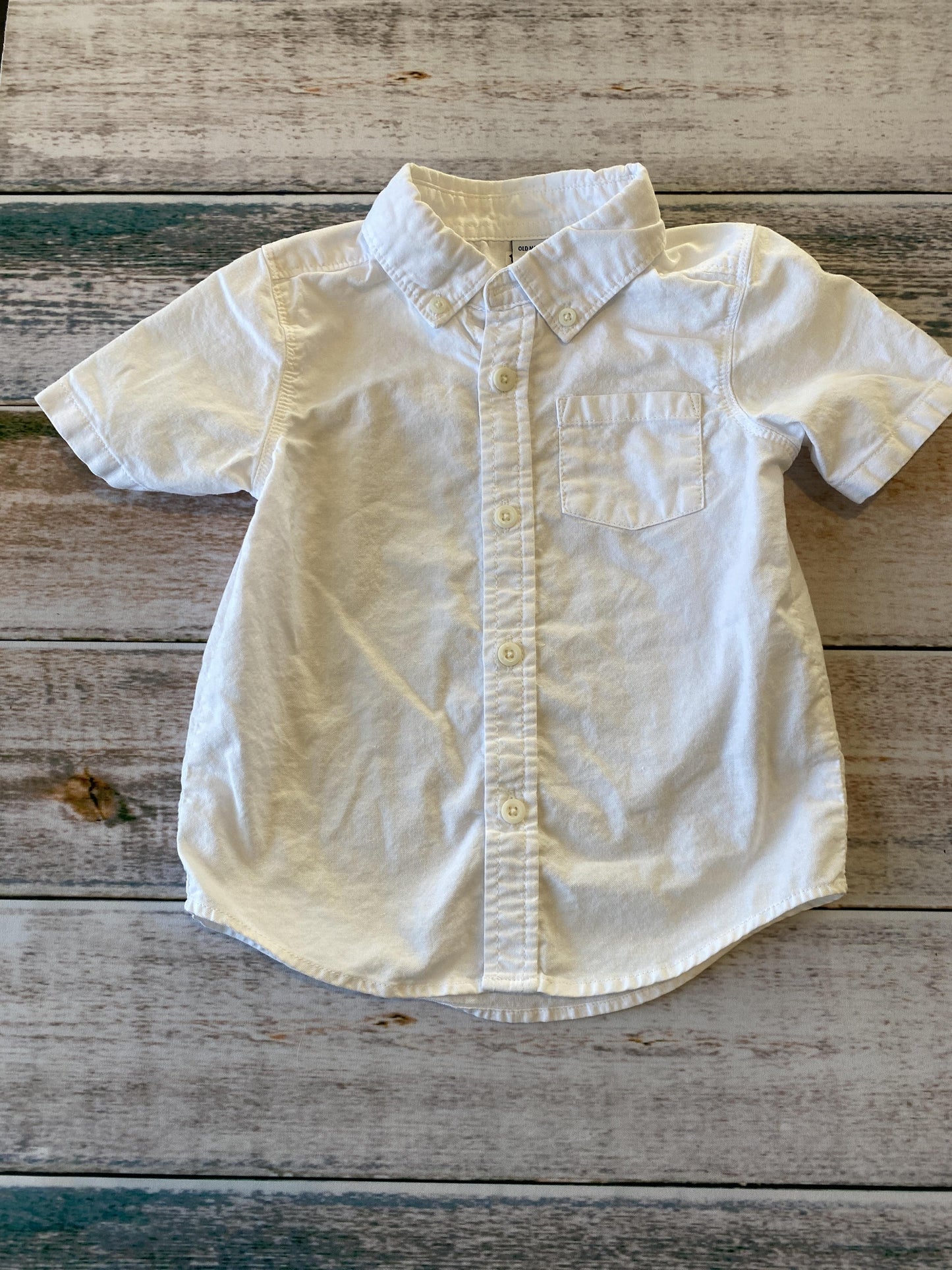 Old Navy Boys White Button Down Short Sleeve Size: 2T White