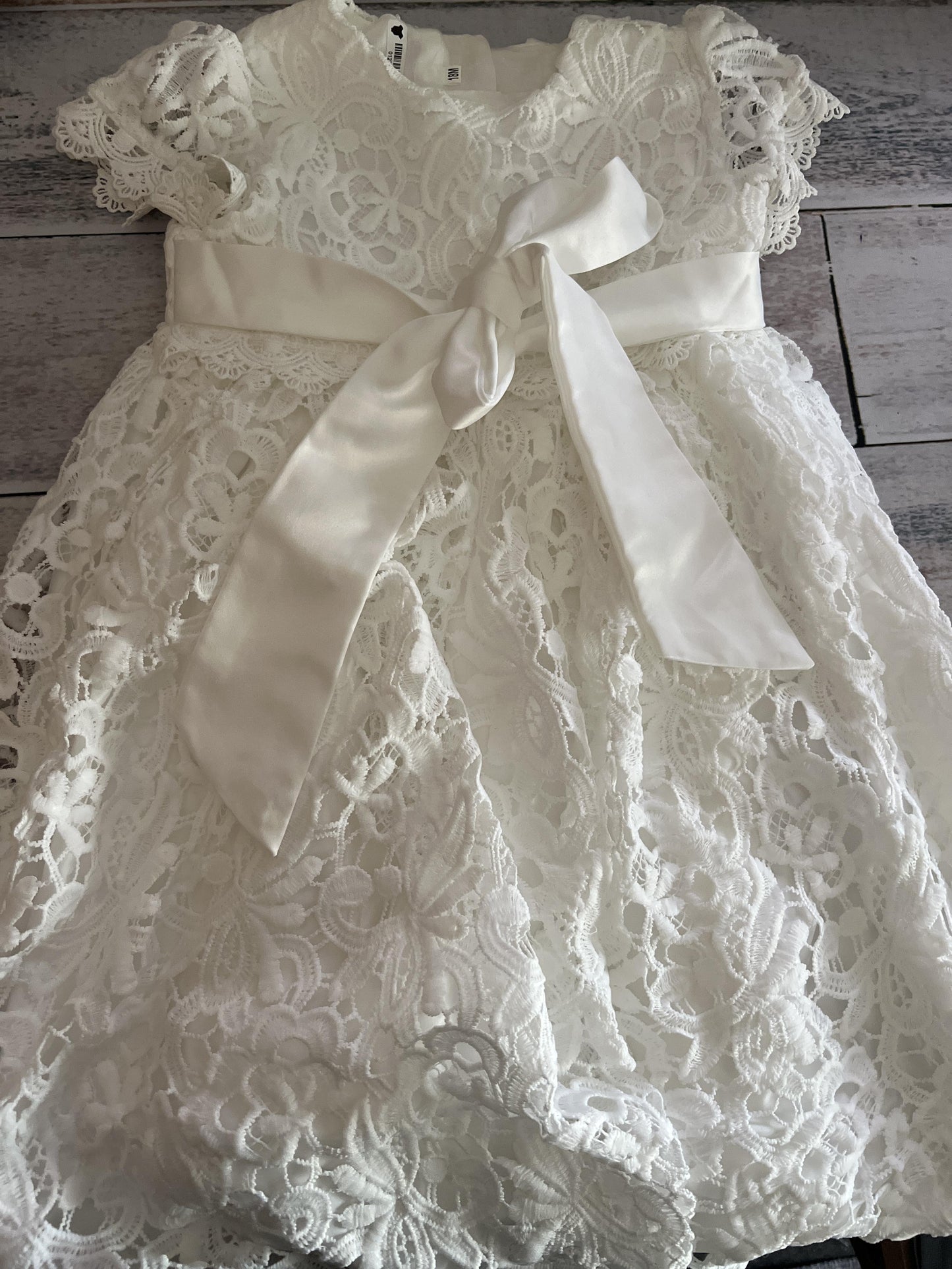 Forever More Girls White Dress Size: 18 months White