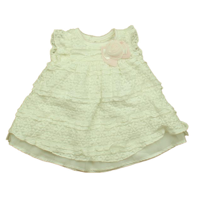 Clasix Beginnings Girls White Dress Size: 6 Months White