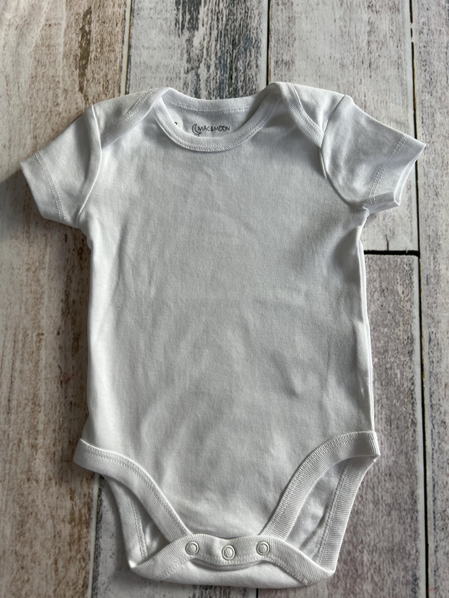 Mac and Moon,Mac & Moon Unisex White Onesie Size: 6 months White