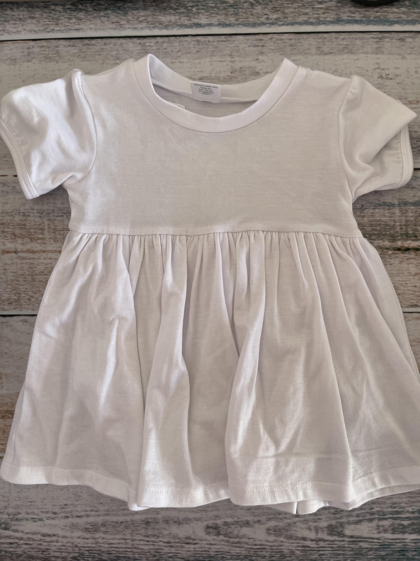 Peasy Girls White Dress Size: 9-12 Months White